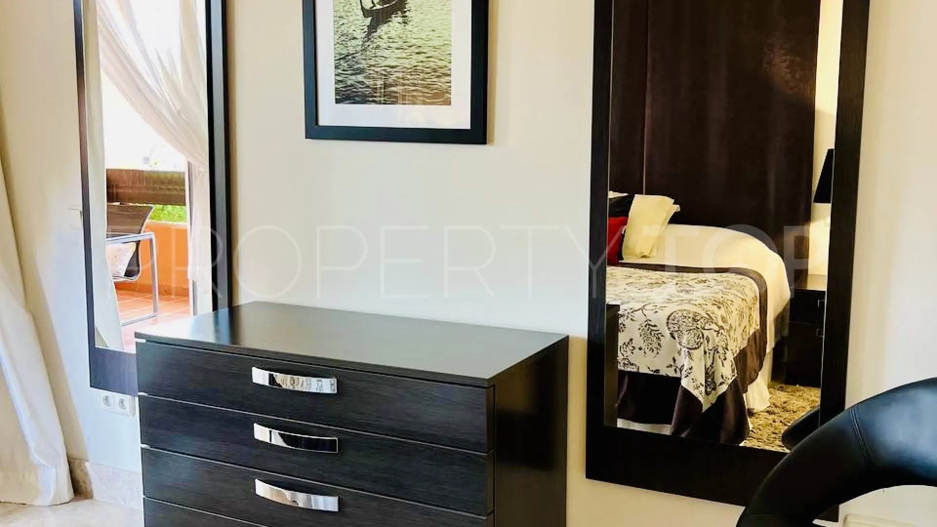 Se vende apartamento en Nueva Andalucia de 3 dormitorios
