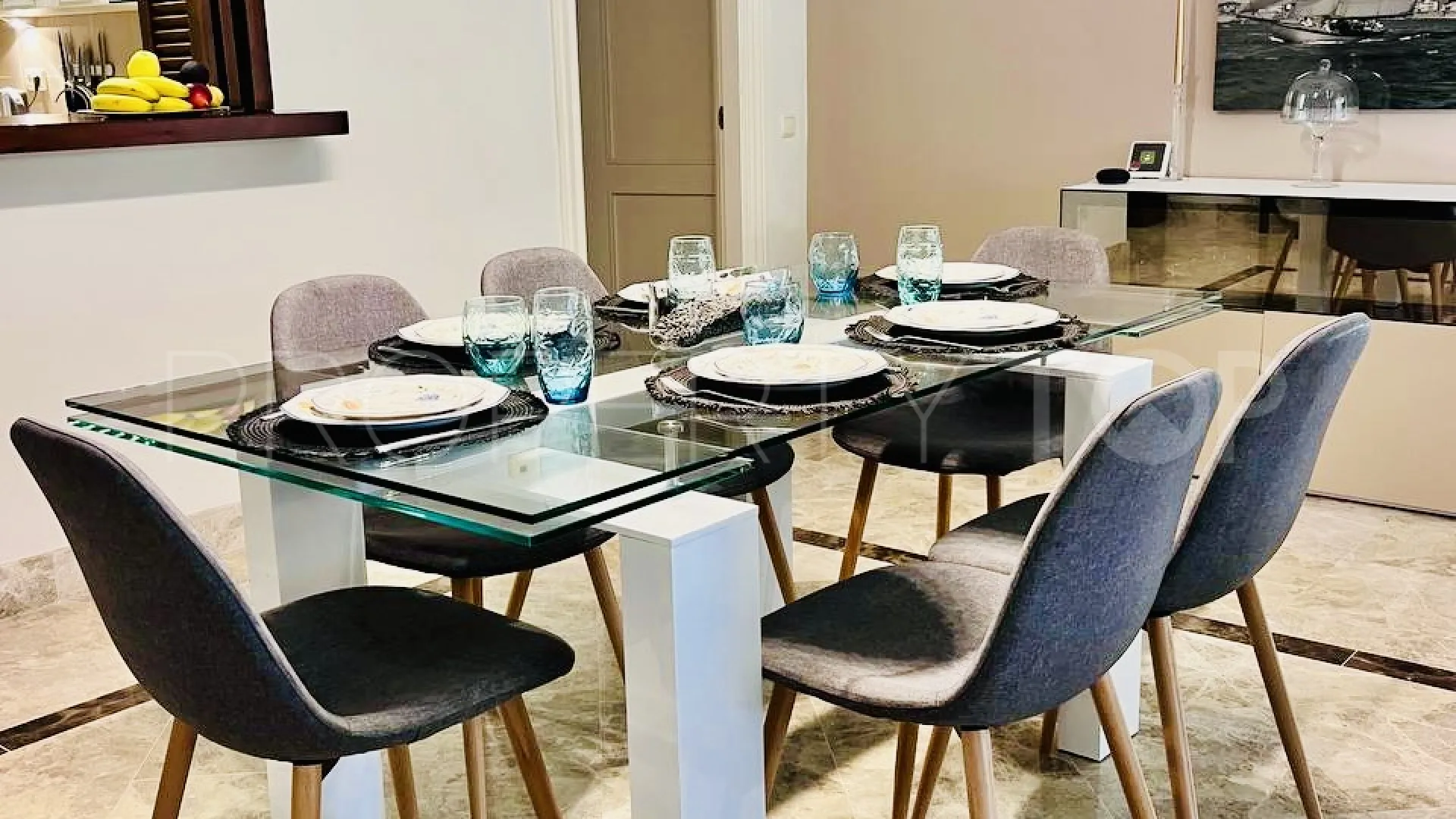 Se vende apartamento en Nueva Andalucia de 3 dormitorios