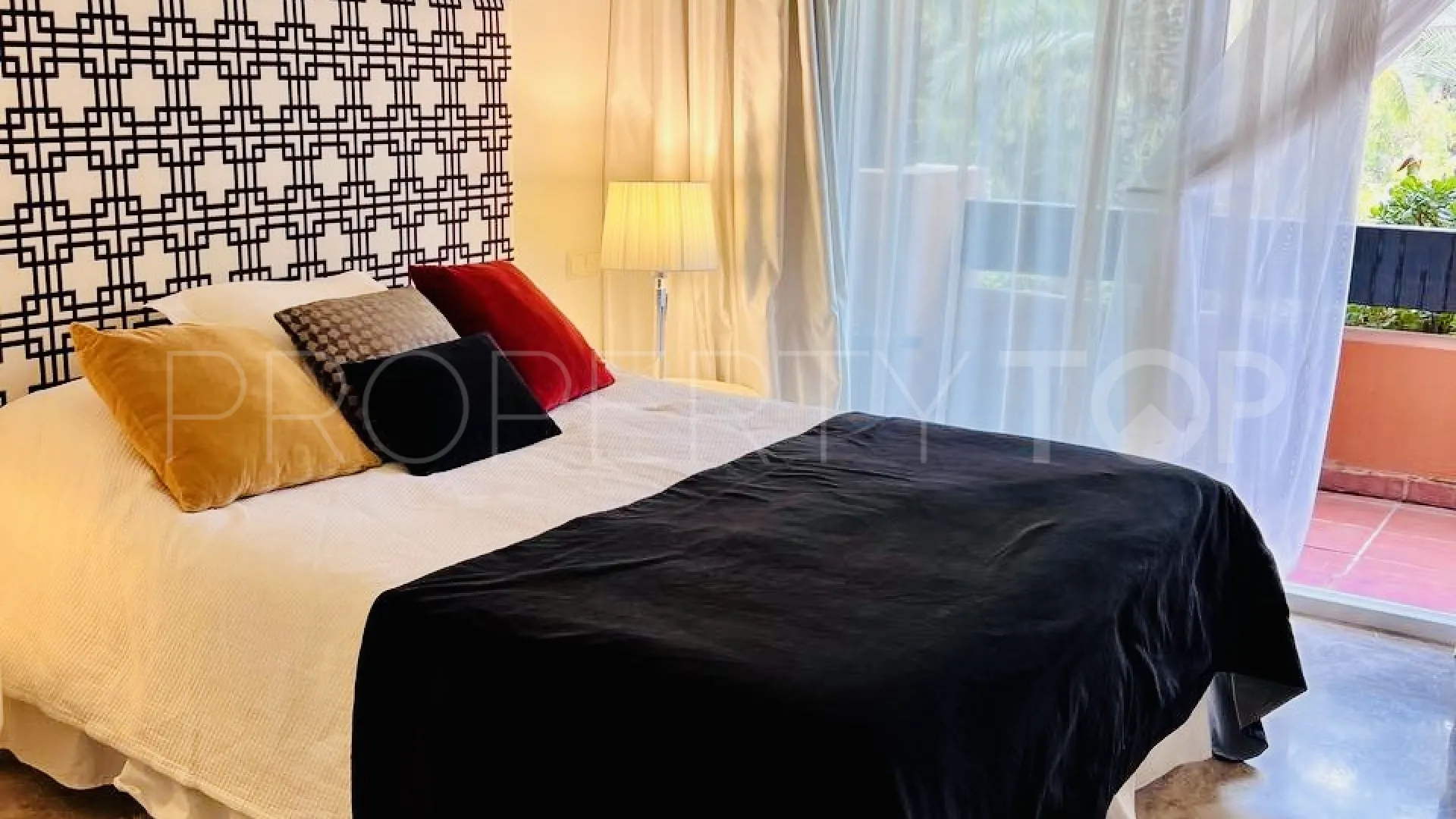 Se vende apartamento en Nueva Andalucia de 3 dormitorios
