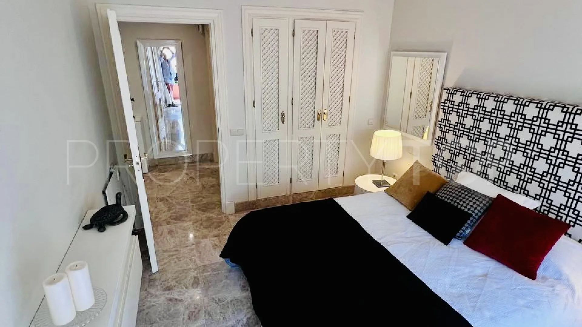 Se vende apartamento en Nueva Andalucia de 3 dormitorios