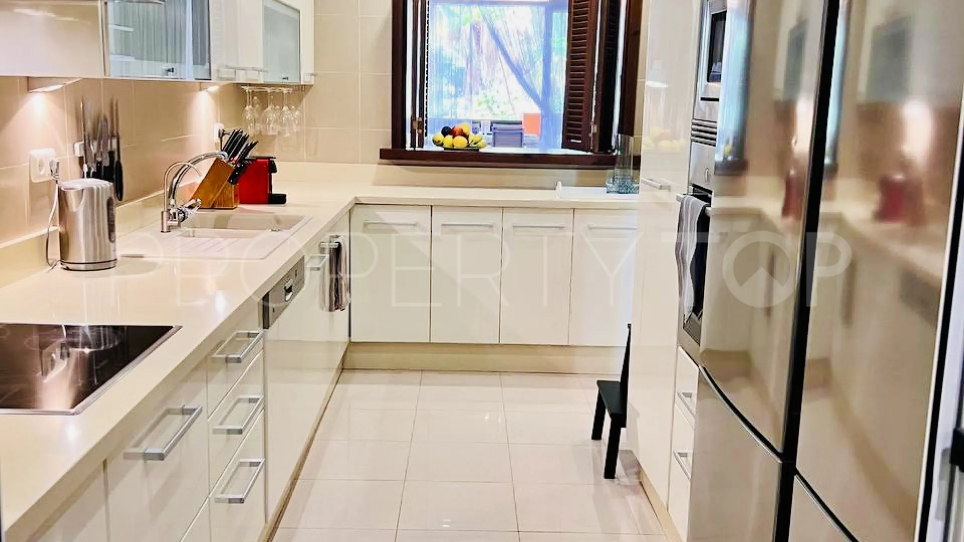 Se vende apartamento en Nueva Andalucia de 3 dormitorios