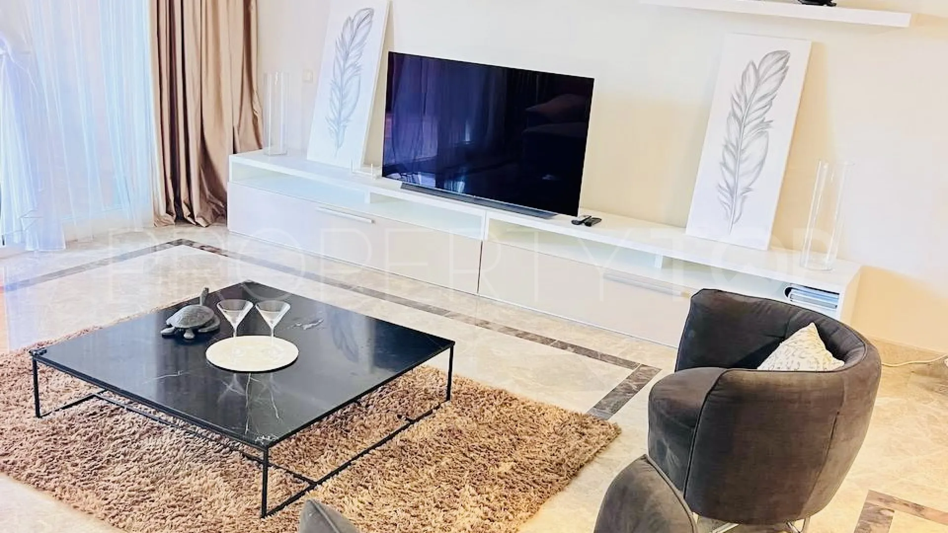 Se vende apartamento en Nueva Andalucia de 3 dormitorios