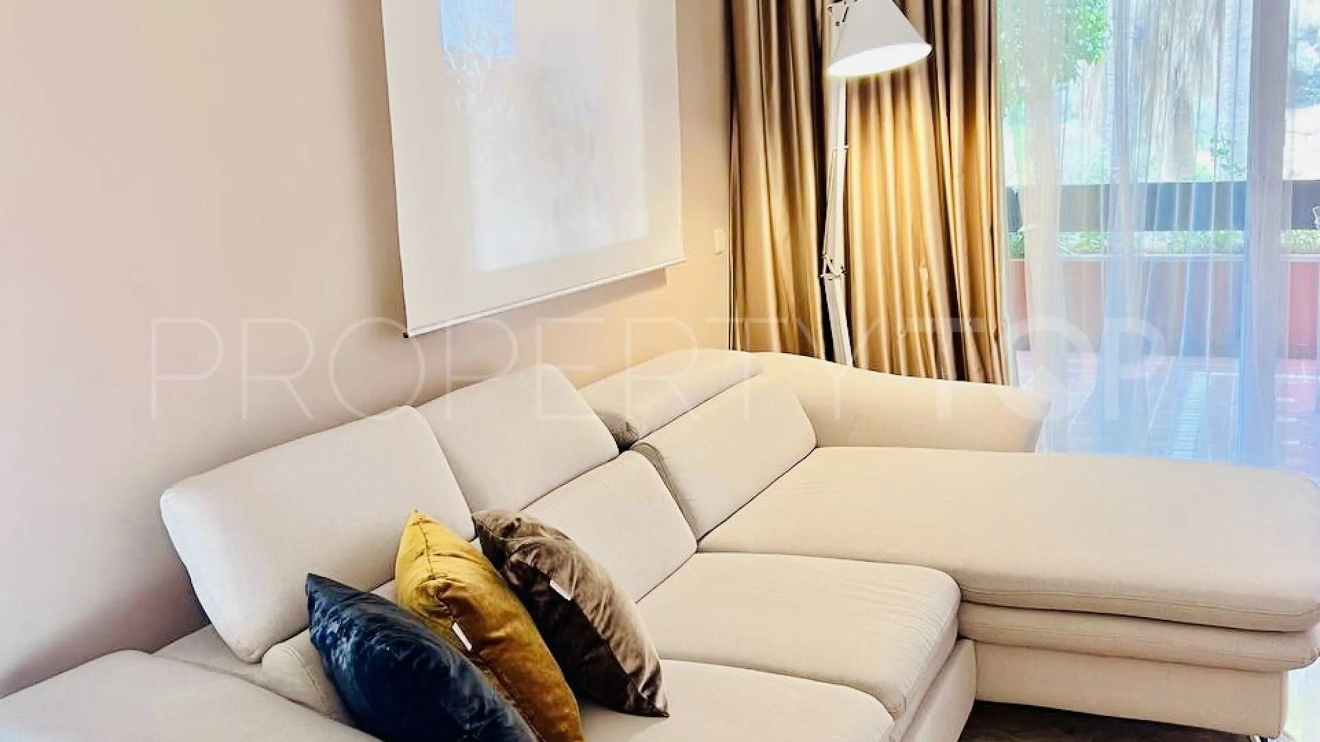 Se vende apartamento en Nueva Andalucia de 3 dormitorios