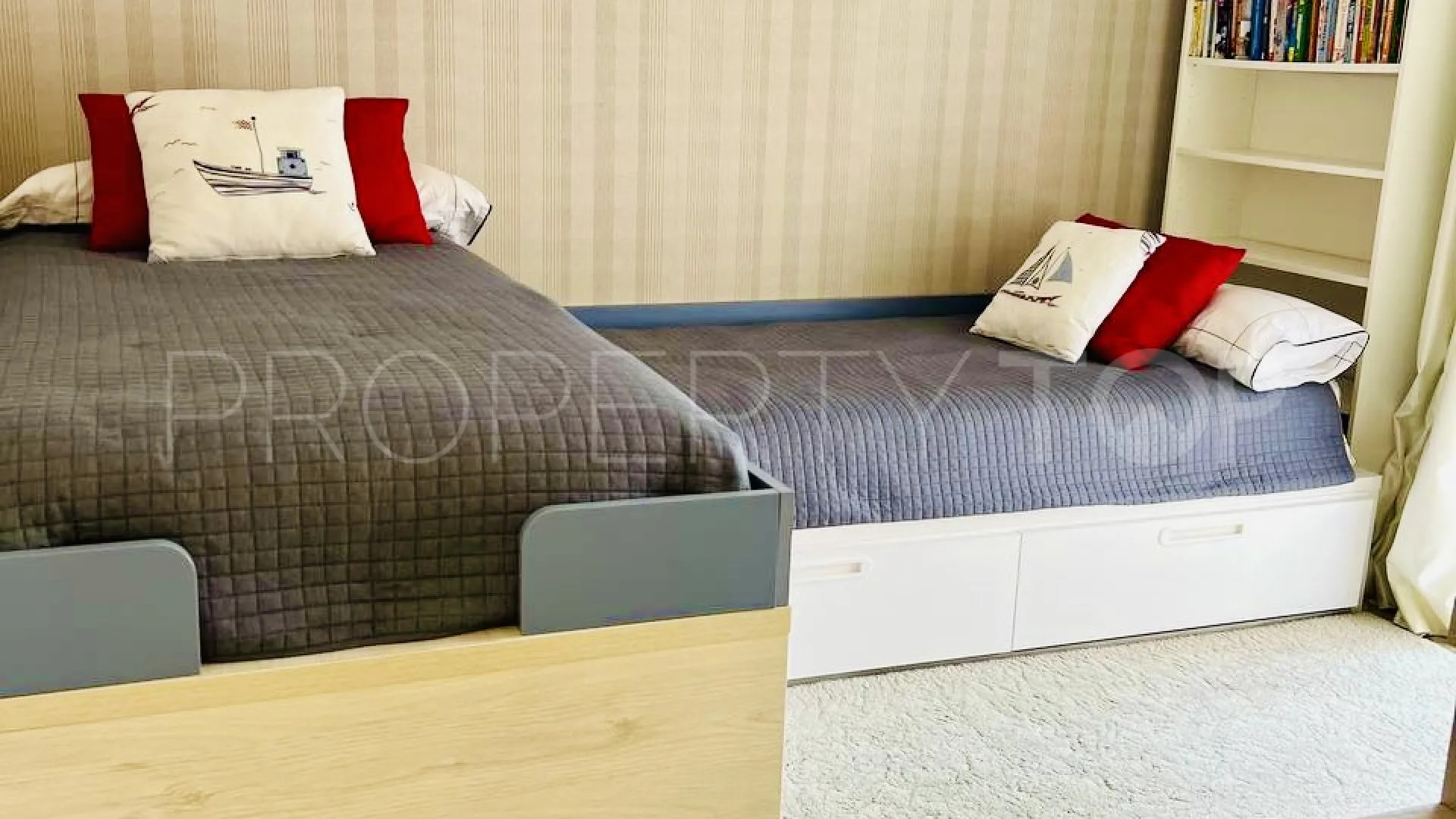 Se vende apartamento en Nueva Andalucia de 3 dormitorios