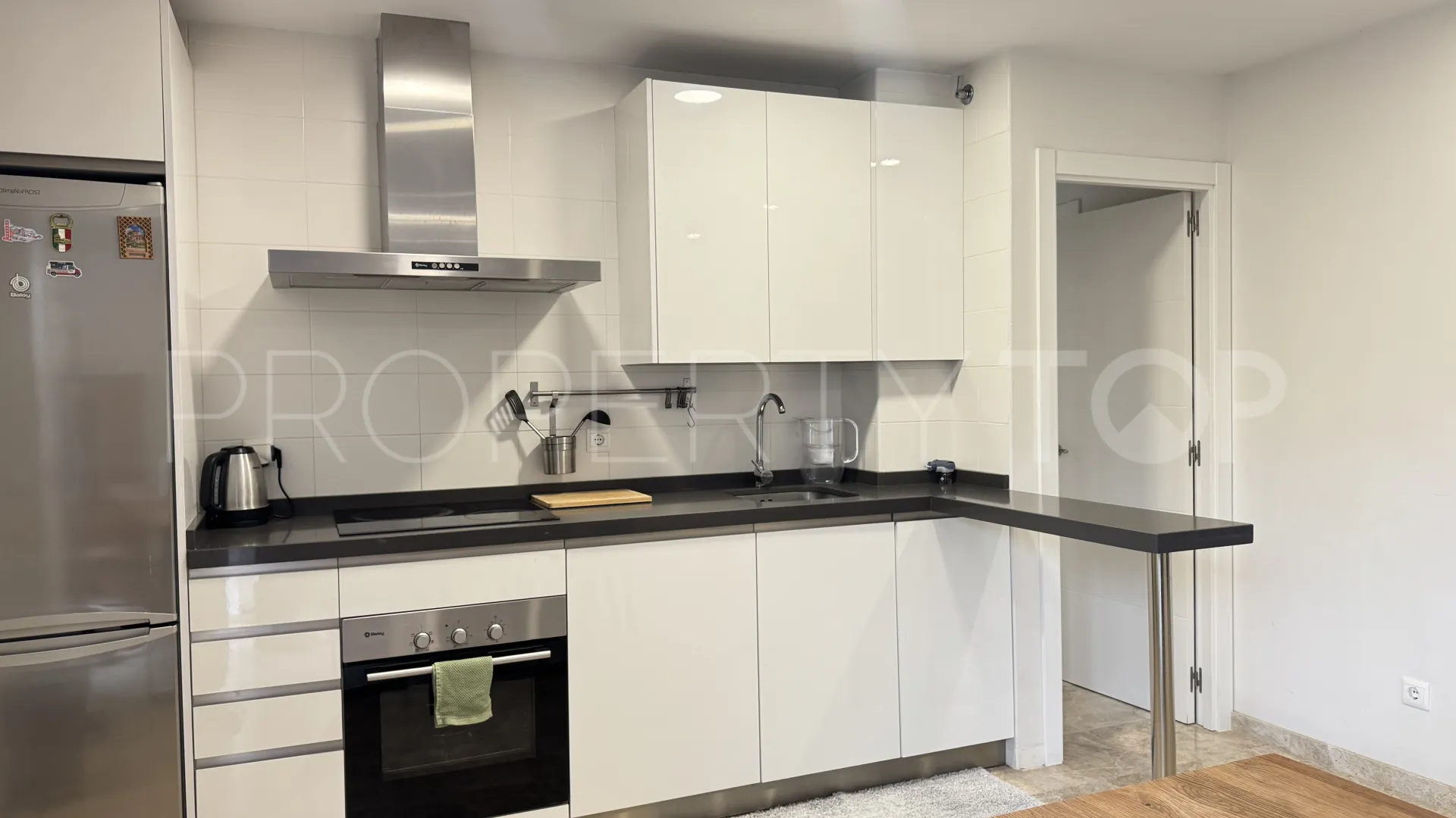 Apartamento planta baja con 2 dormitorios en venta en Nueva Andalucia
