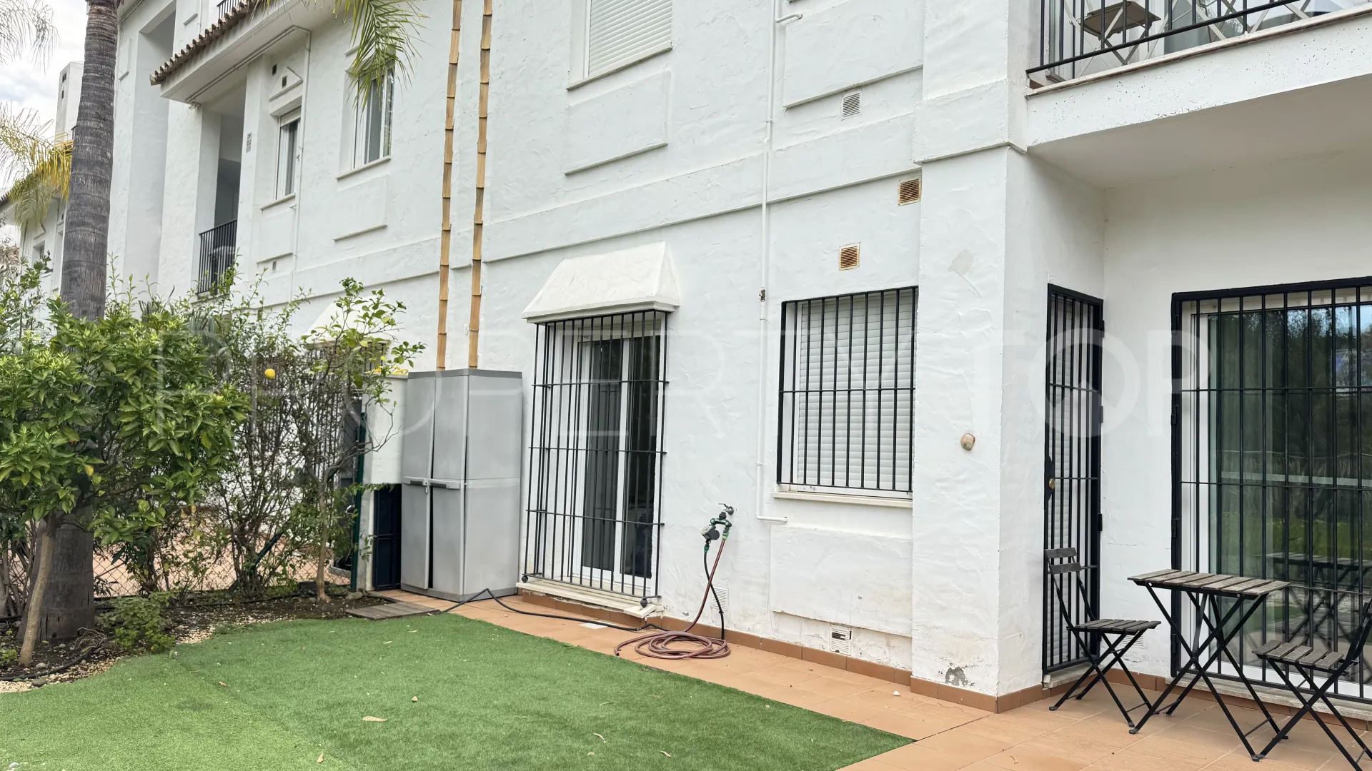 Apartamento planta baja con 2 dormitorios en venta en Nueva Andalucia