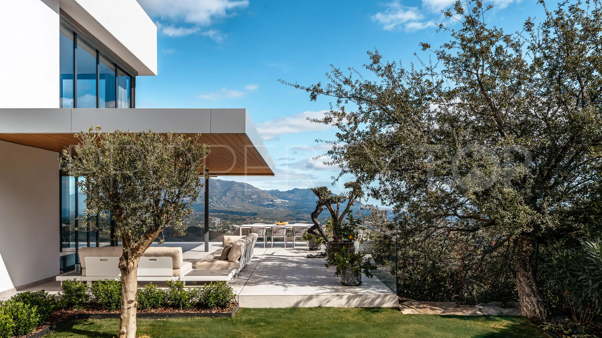 Villa de 6 dormitorios en venta en Marbella Este