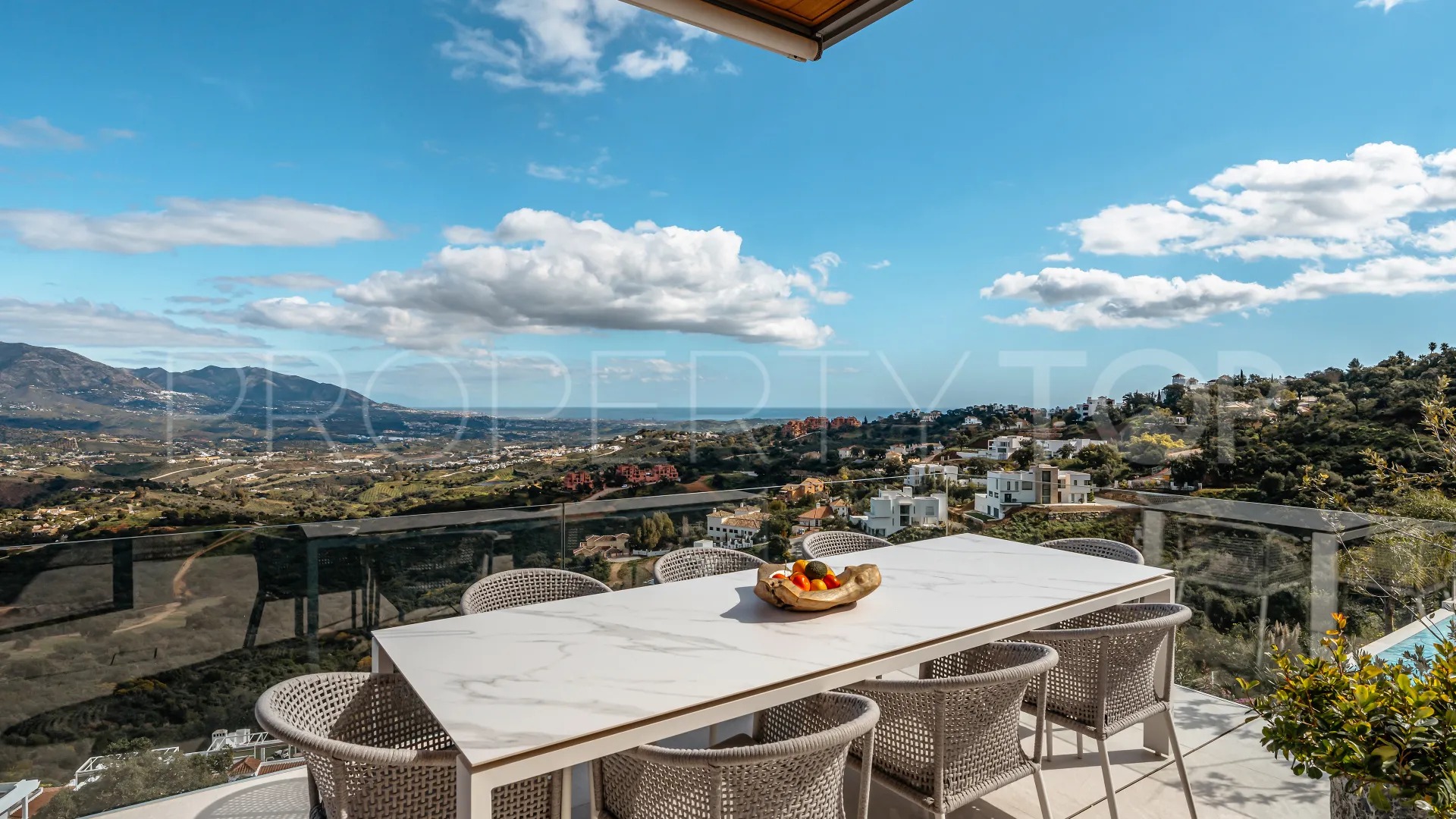 Villa de 6 dormitorios en venta en Marbella Este
