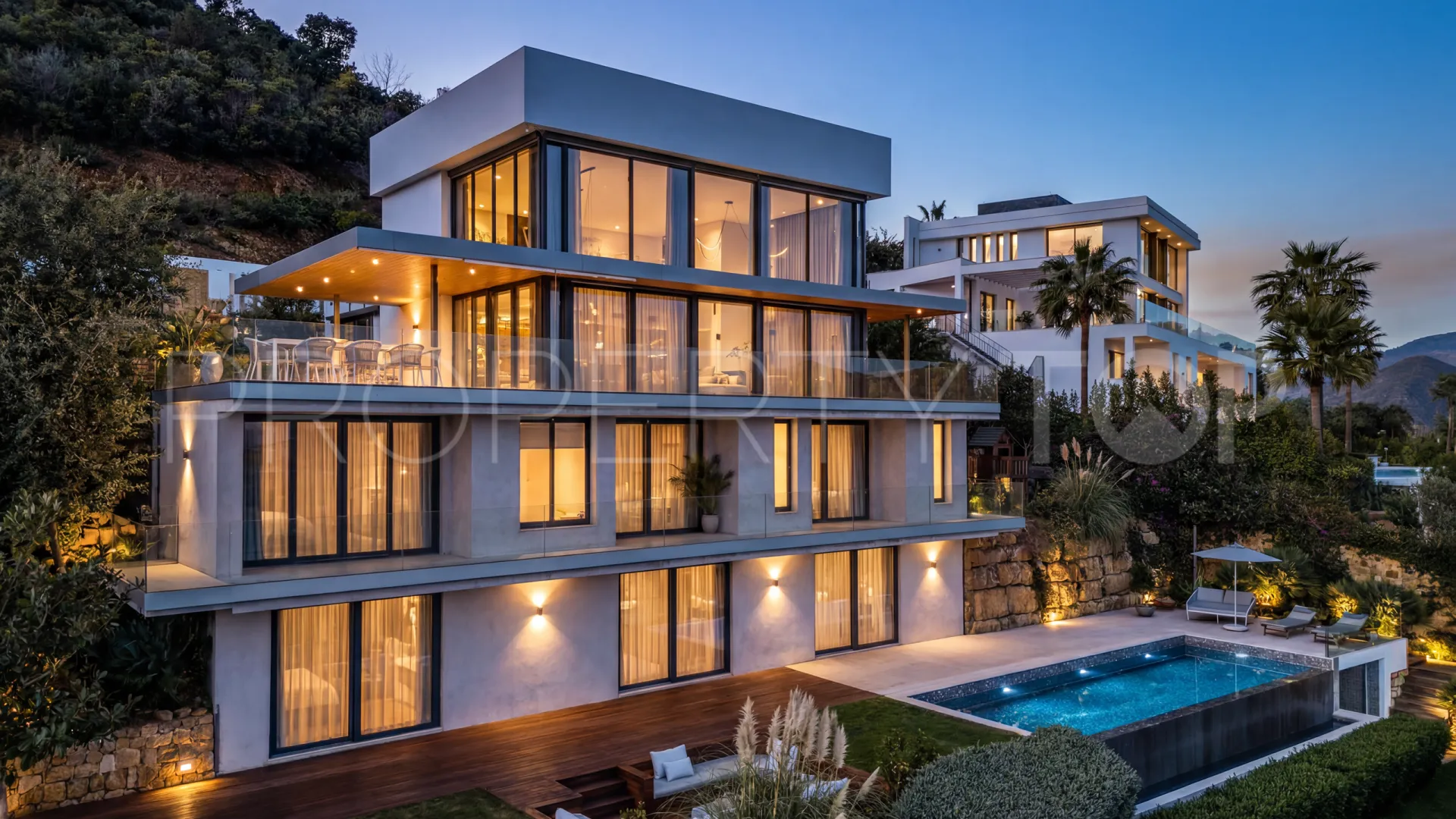 Villa de 6 dormitorios en venta en Marbella Este
