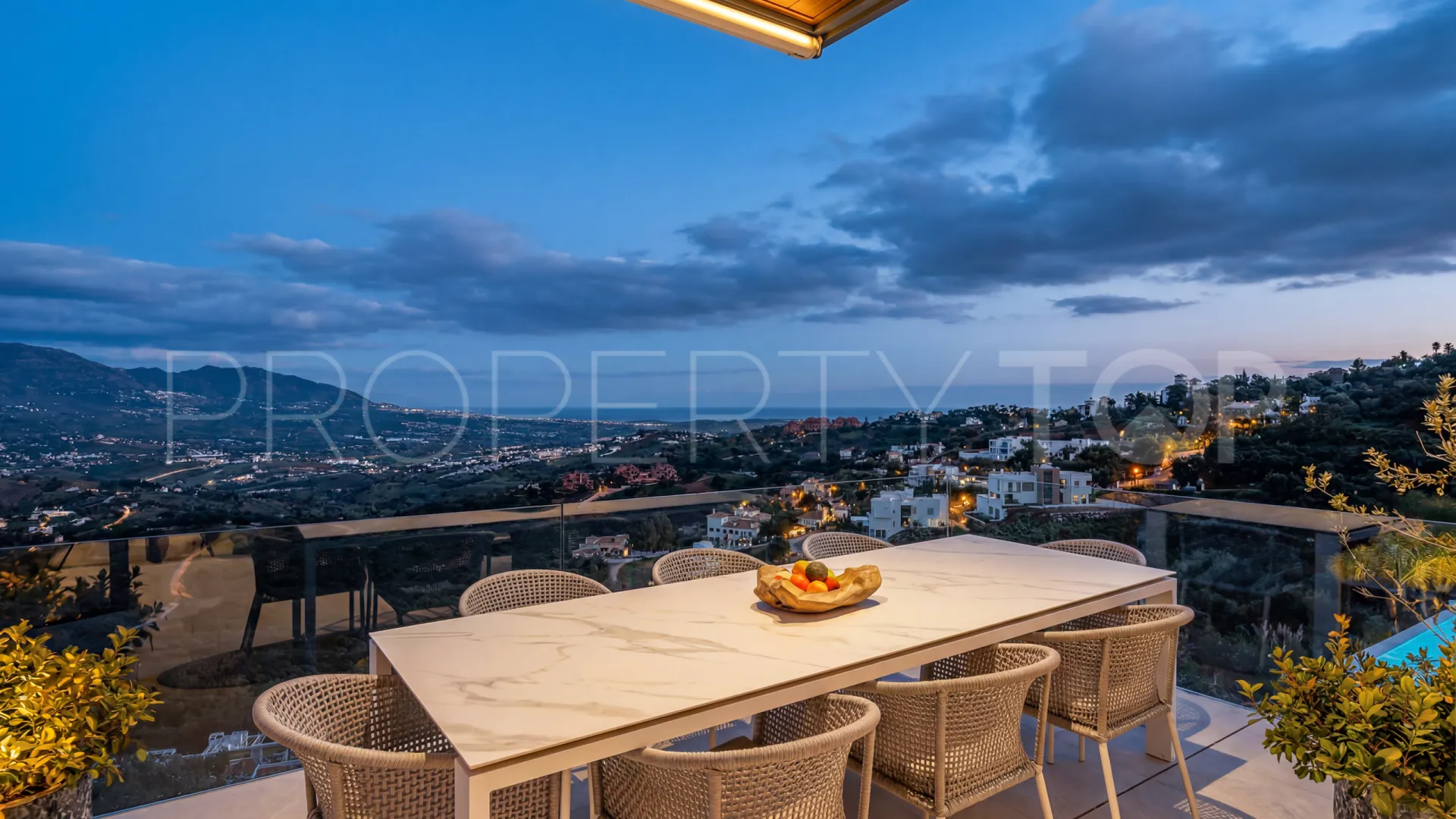 Villa de 6 dormitorios en venta en Marbella Este