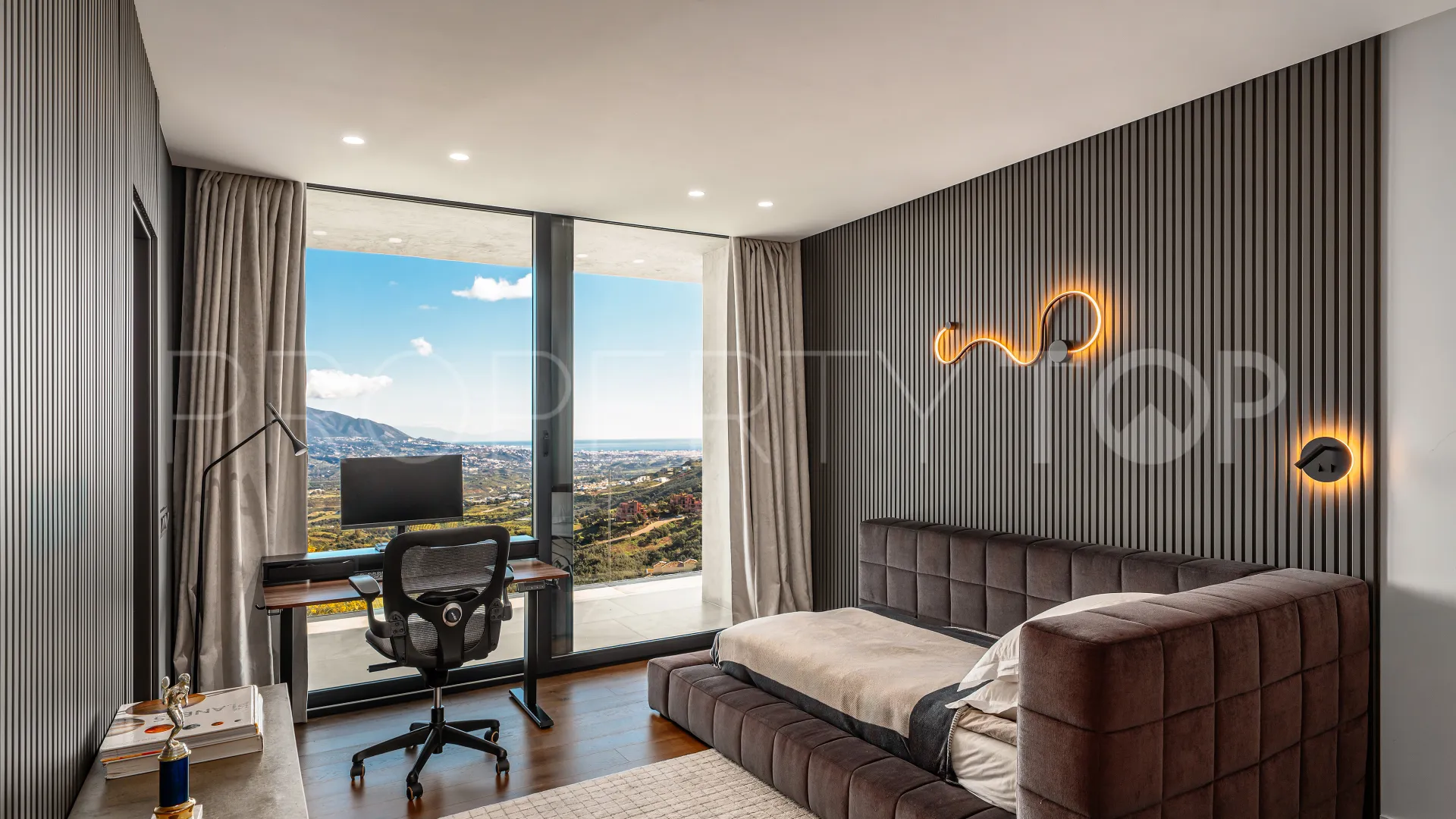 Villa de 6 dormitorios en venta en Marbella Este