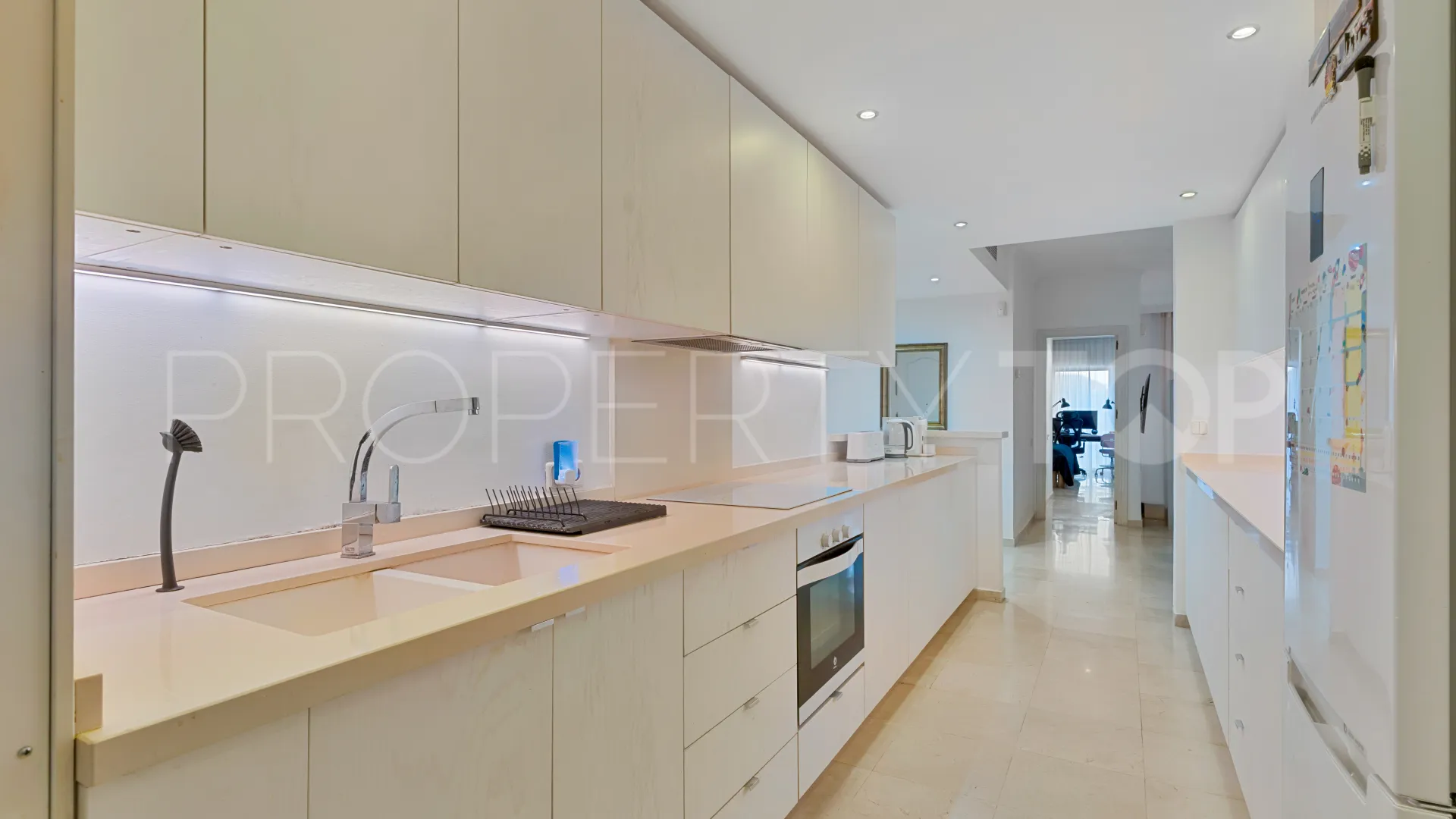 Apartamento planta baja en venta en Sierra Blanca con 3 dormitorios