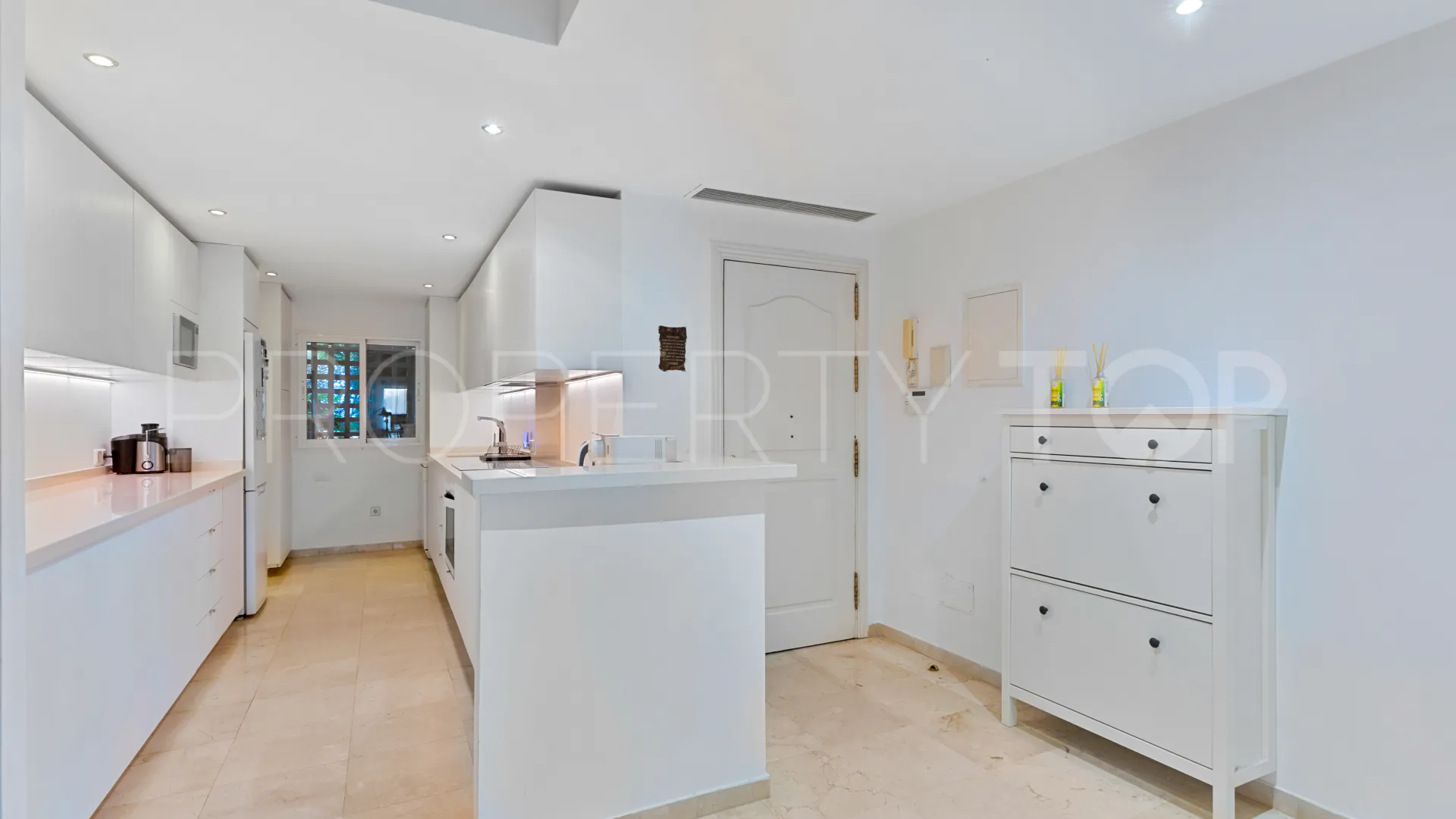 Apartamento planta baja en venta en Sierra Blanca con 3 dormitorios