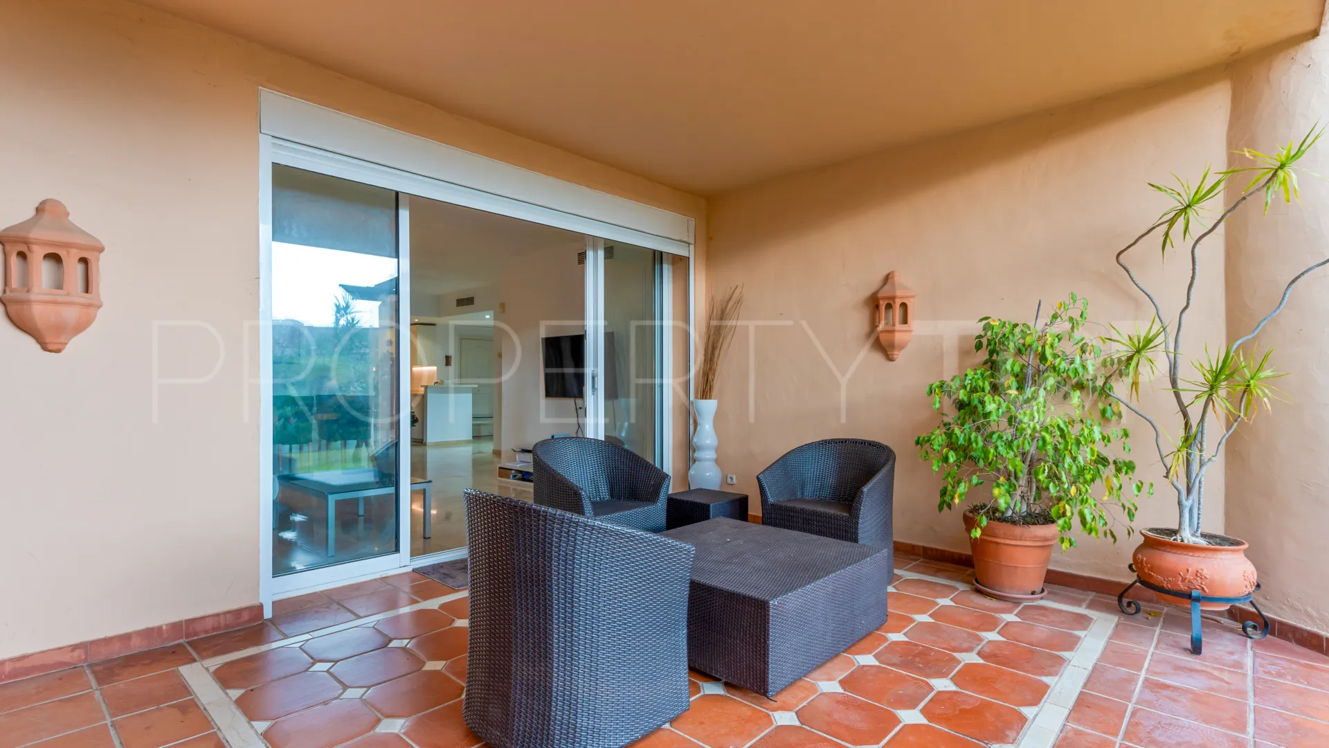 Apartamento planta baja en venta en Sierra Blanca con 3 dormitorios