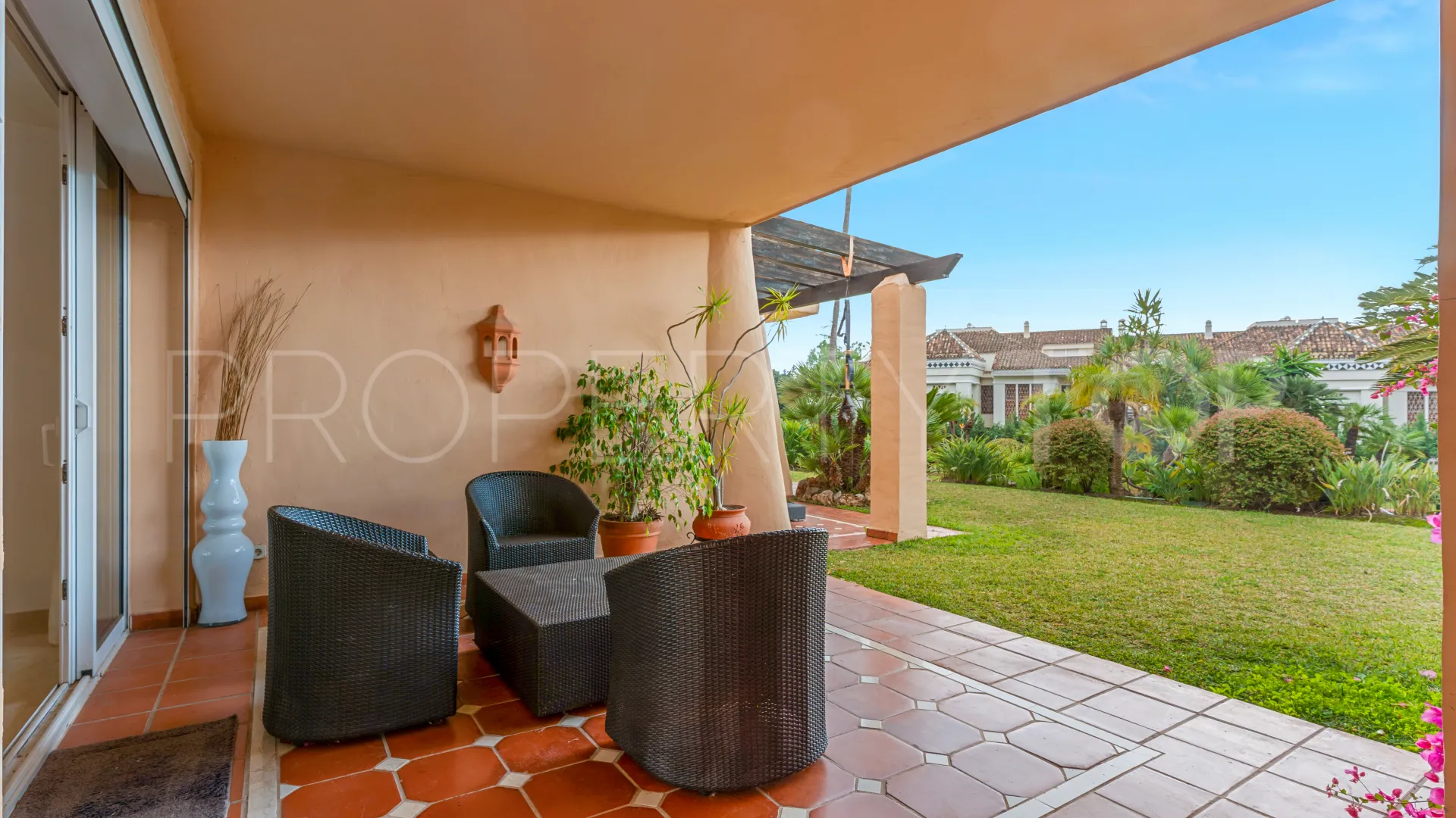Apartamento planta baja en venta en Sierra Blanca con 3 dormitorios