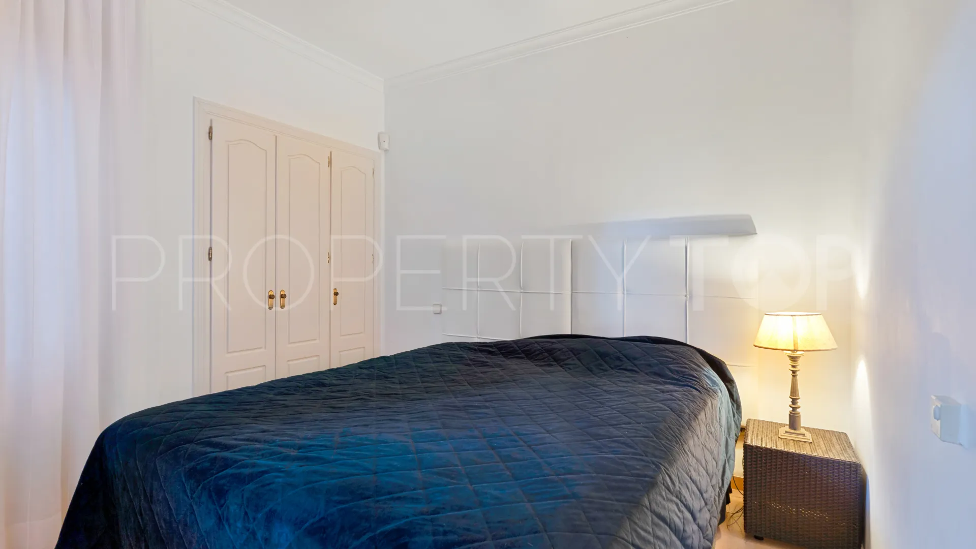 Apartamento planta baja en venta en Sierra Blanca con 3 dormitorios