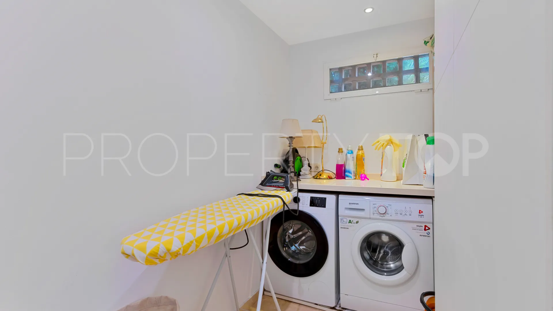 Apartamento planta baja en venta en Sierra Blanca con 3 dormitorios