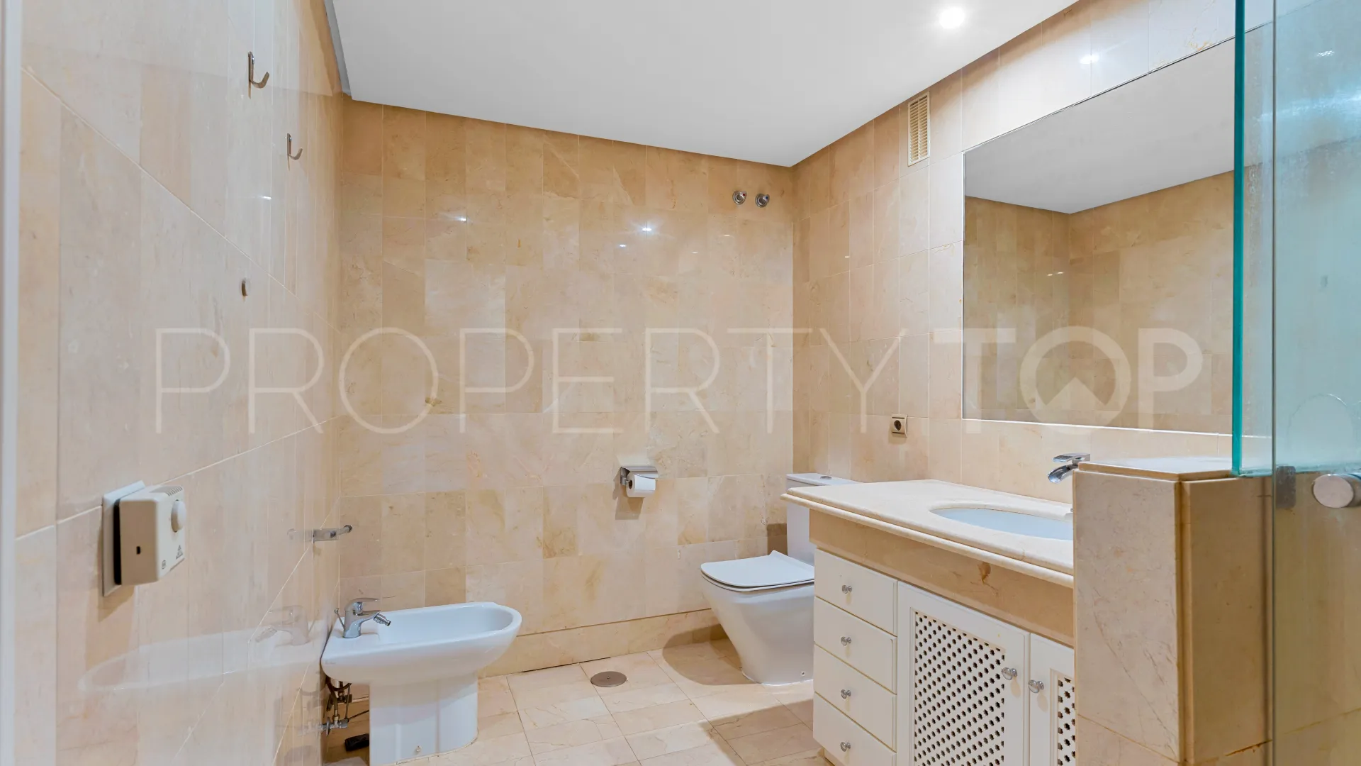 Apartamento planta baja en venta en Sierra Blanca con 3 dormitorios