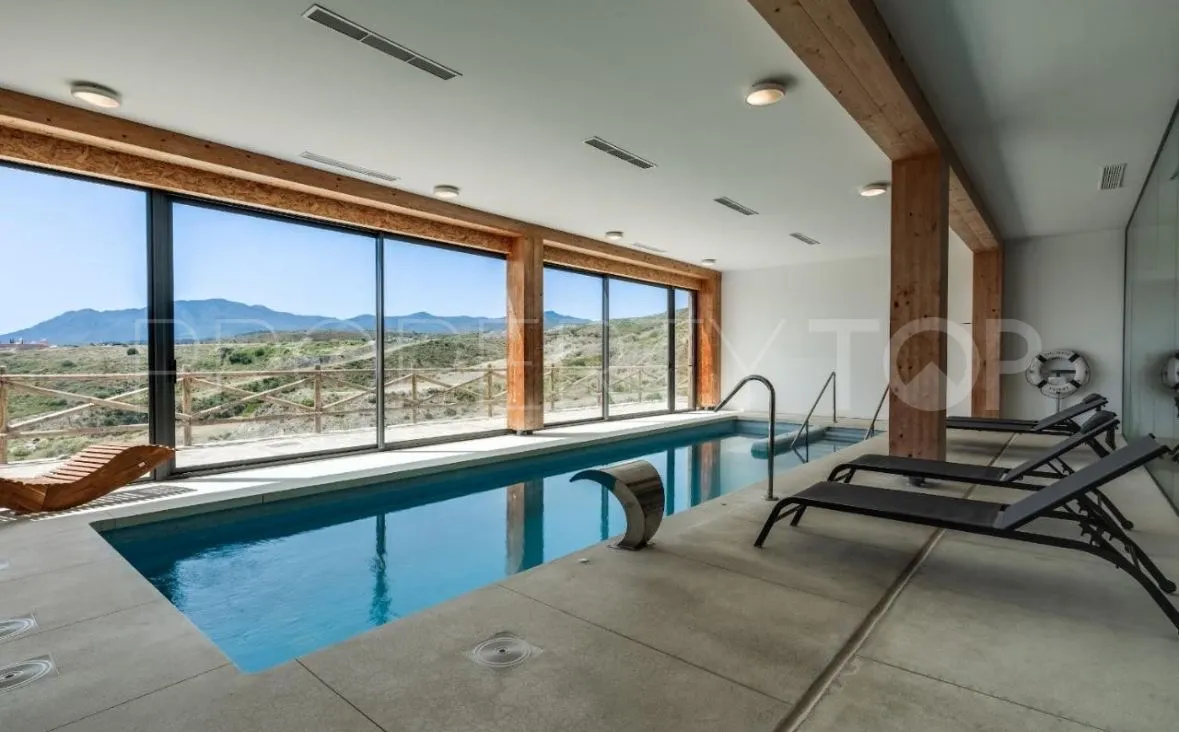 Apartamento planta baja en venta en Benahavis con 3 dormitorios