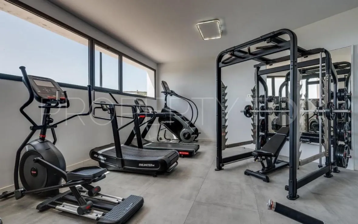 Apartamento planta baja en venta en Benahavis con 3 dormitorios