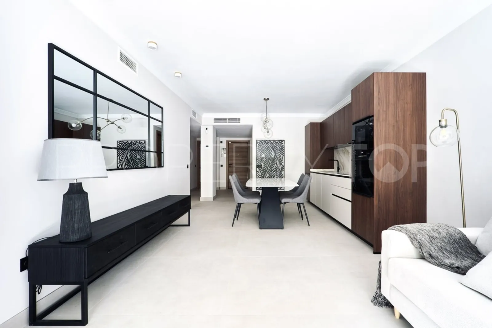 Apartamento planta baja en venta de 3 dormitorios en Nueva Alcantara