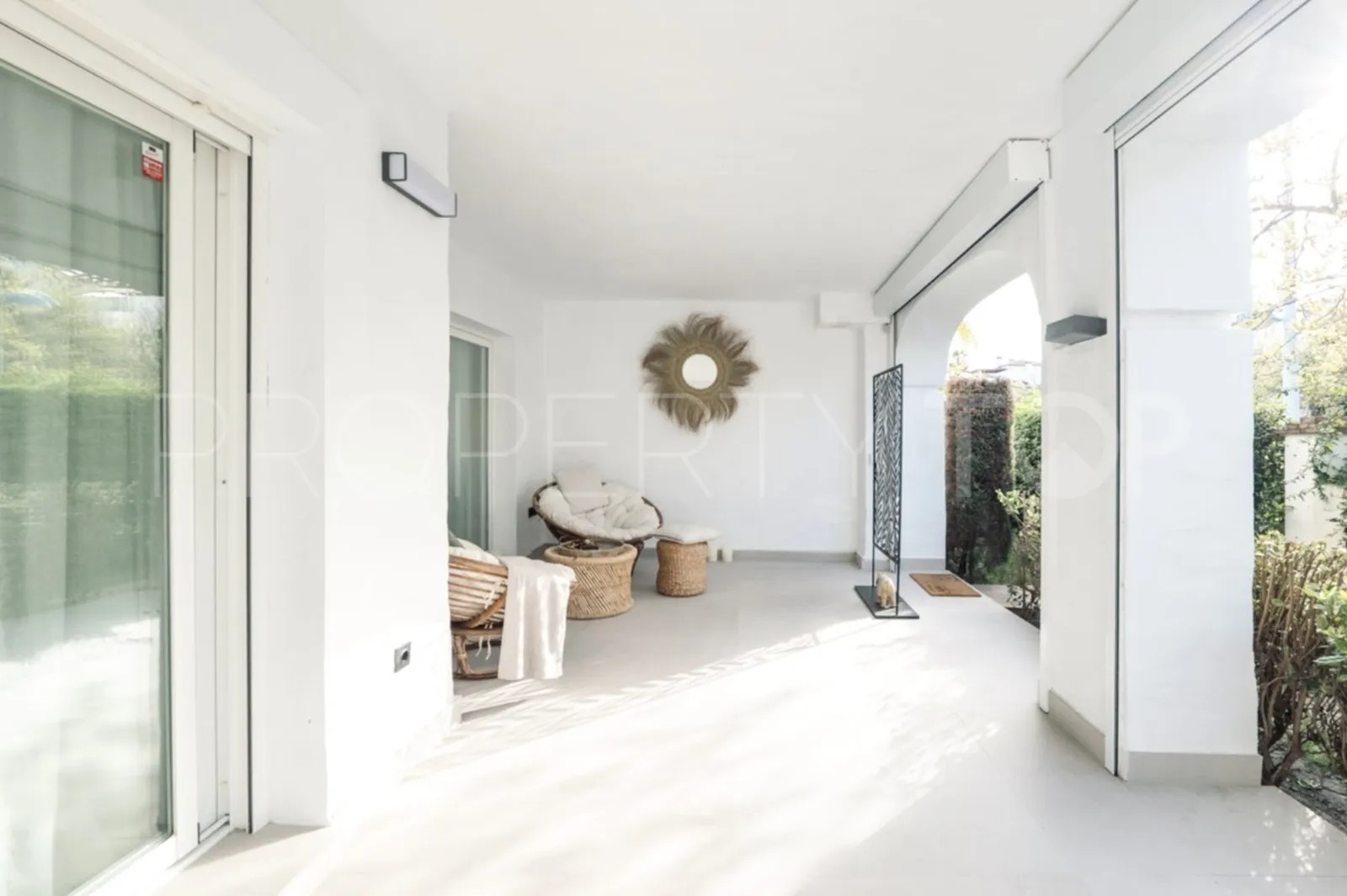 Apartamento planta baja en venta de 3 dormitorios en Nueva Alcantara