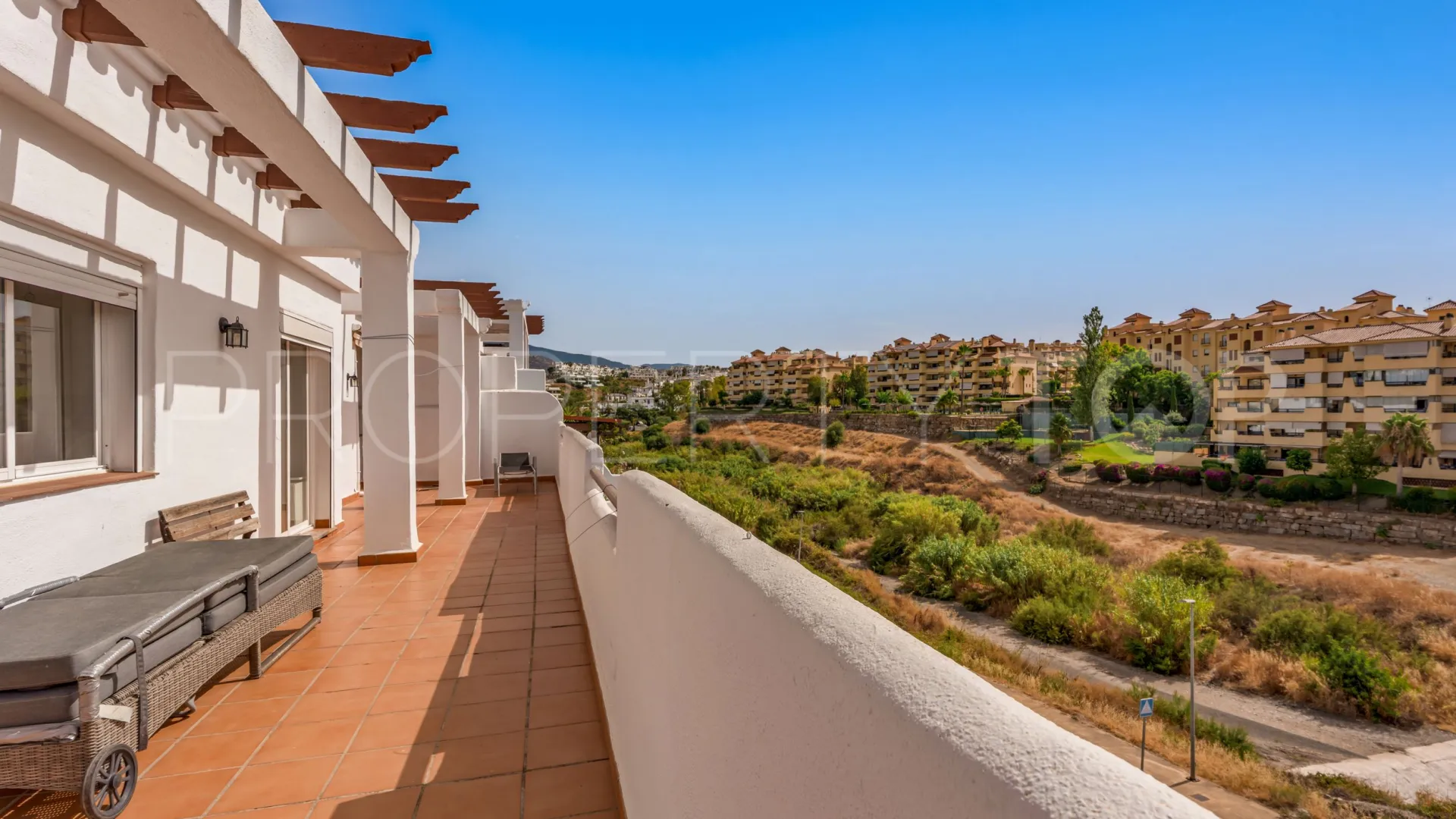 Buy 3 bedrooms duplex penthouse in Selwo