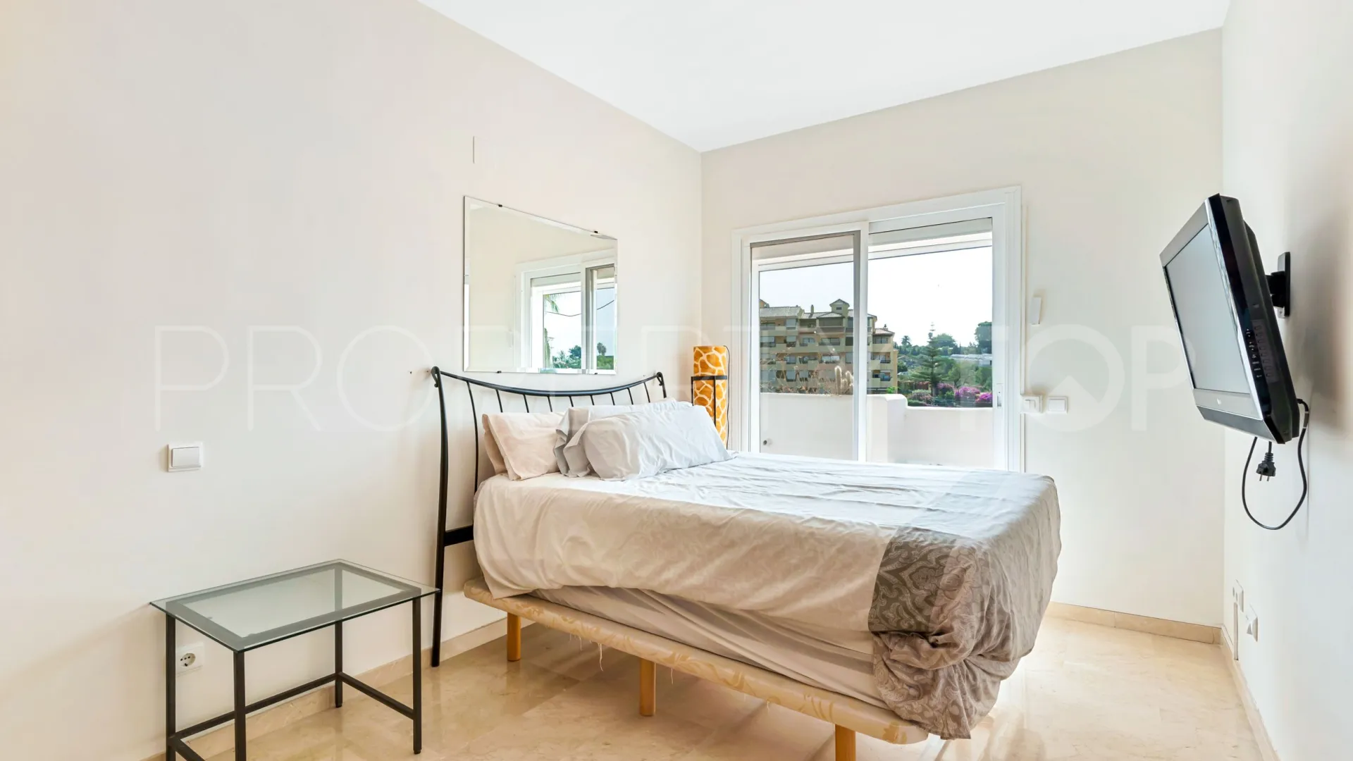 Buy 3 bedrooms duplex penthouse in Selwo