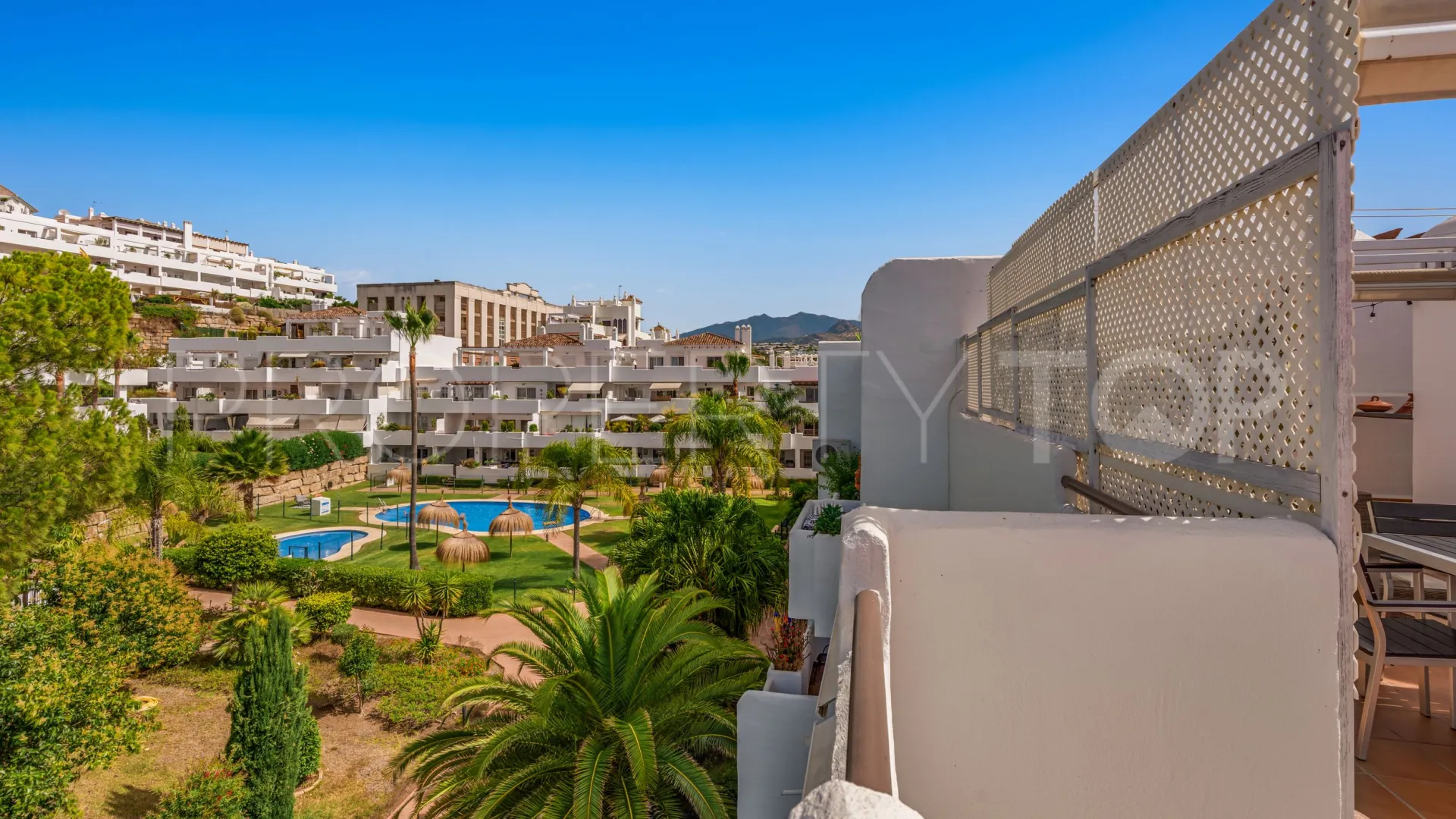 Buy 3 bedrooms duplex penthouse in Selwo