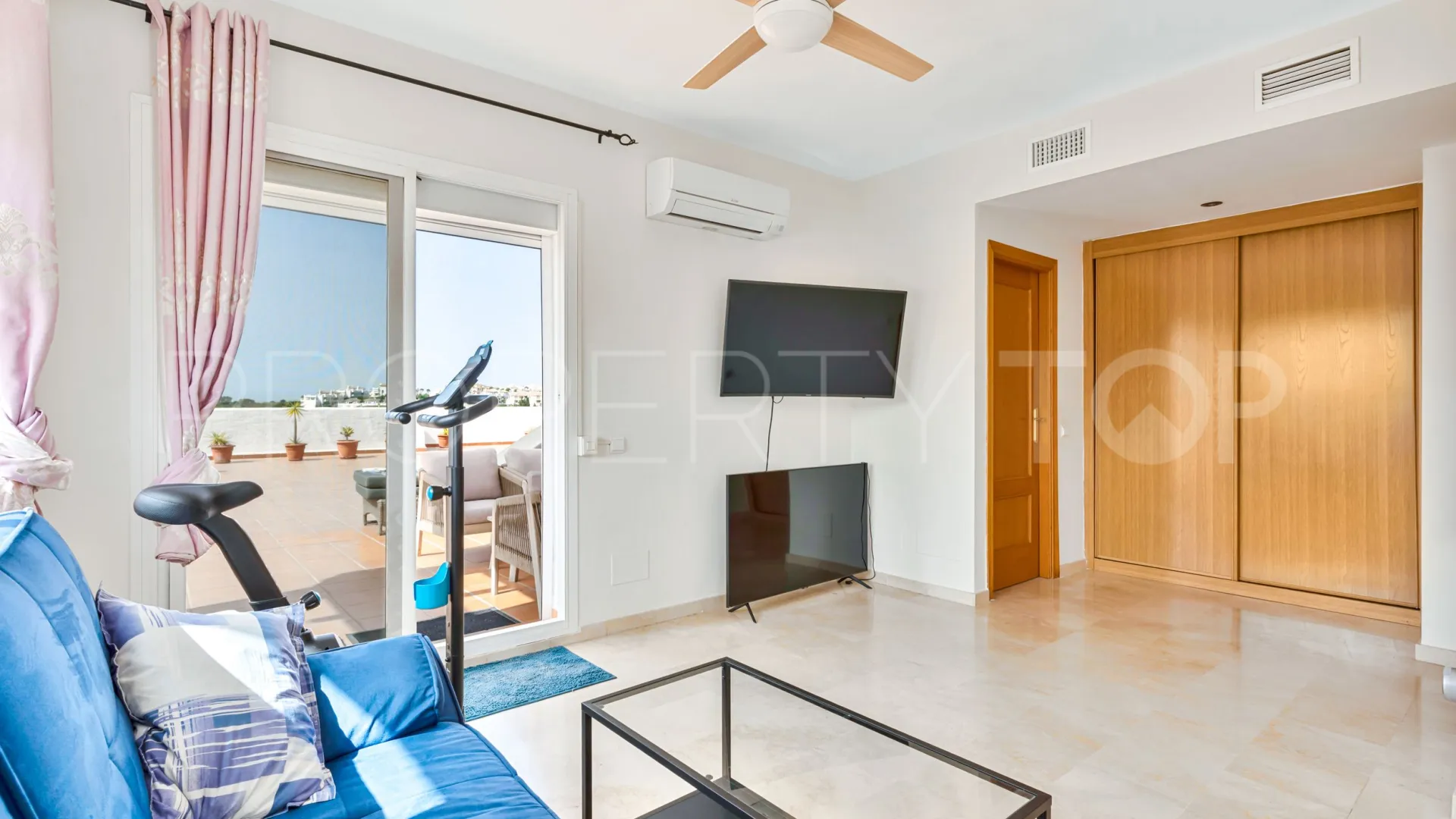 Buy 3 bedrooms duplex penthouse in Selwo