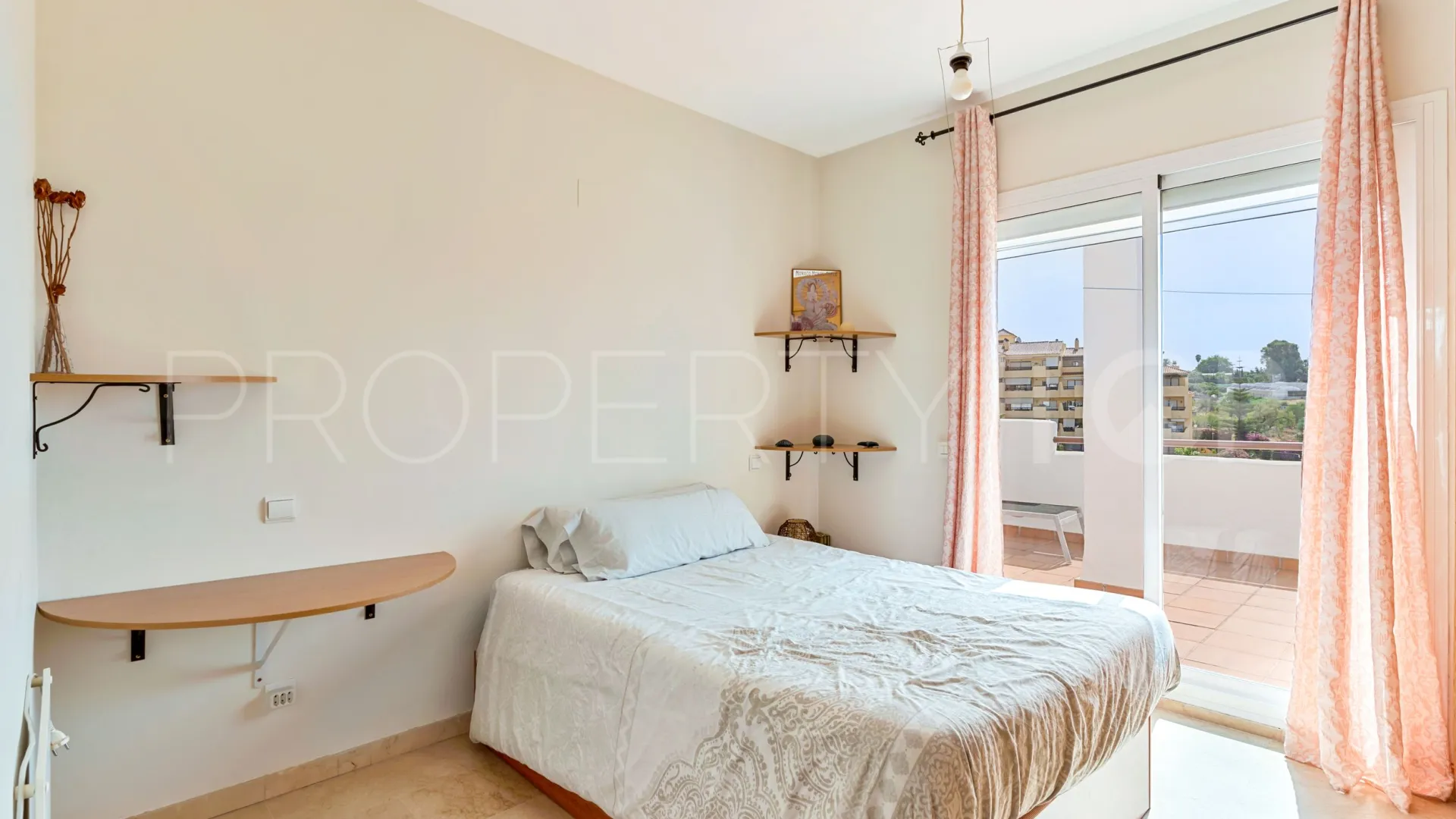 Buy 3 bedrooms duplex penthouse in Selwo