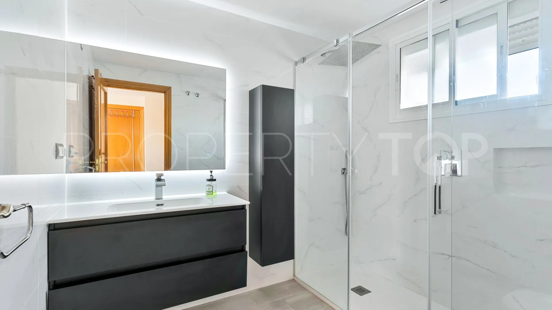 Buy 3 bedrooms duplex penthouse in Selwo
