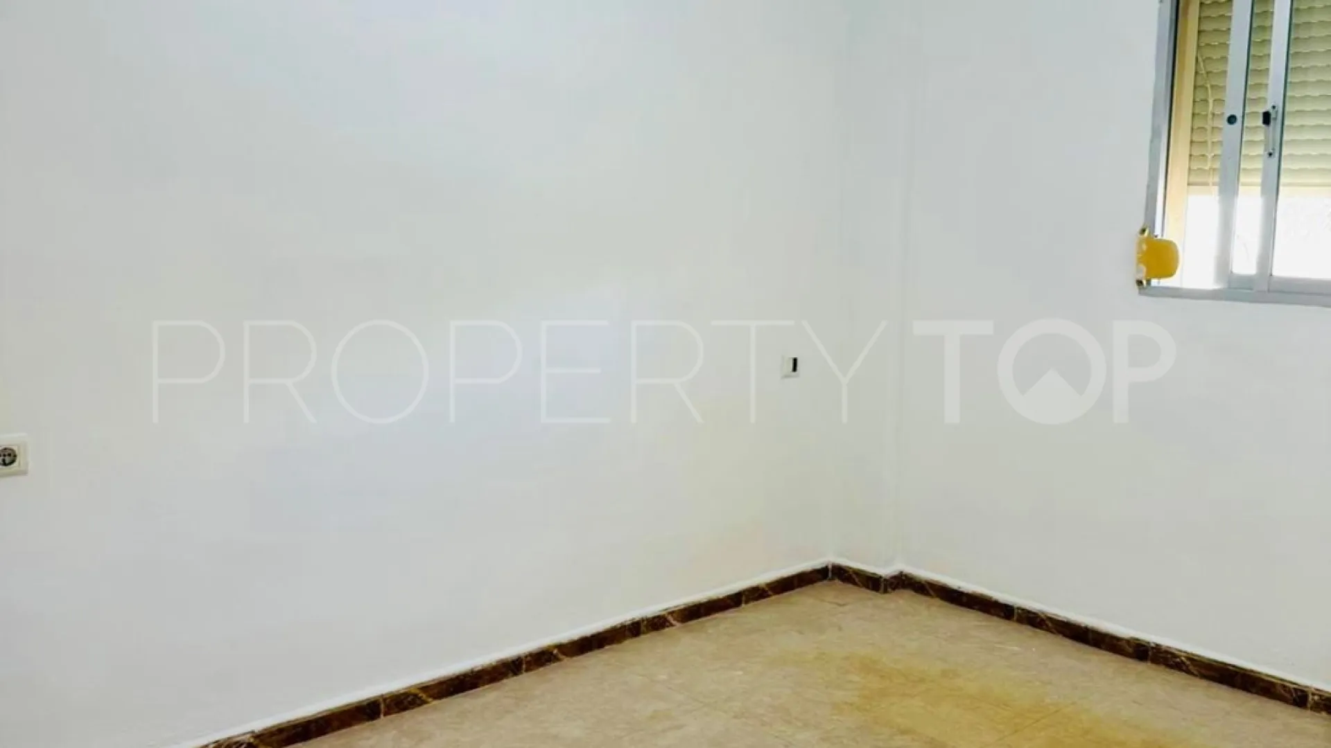 For sale apartment with 3 bedrooms in Estepona Centre
