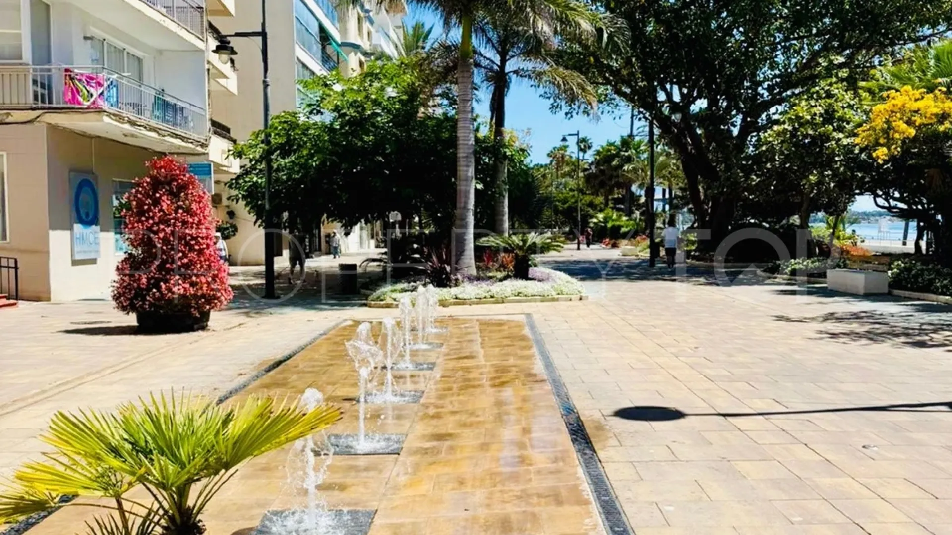 For sale apartment with 3 bedrooms in Estepona Centre