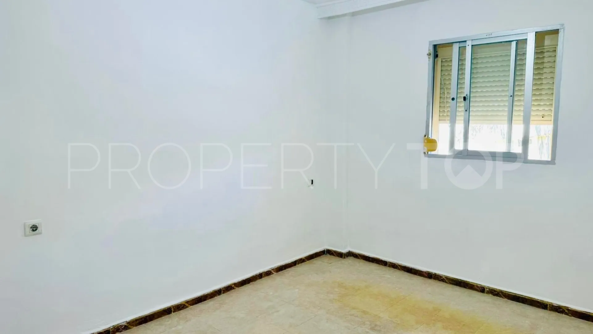 For sale apartment with 3 bedrooms in Estepona Centre