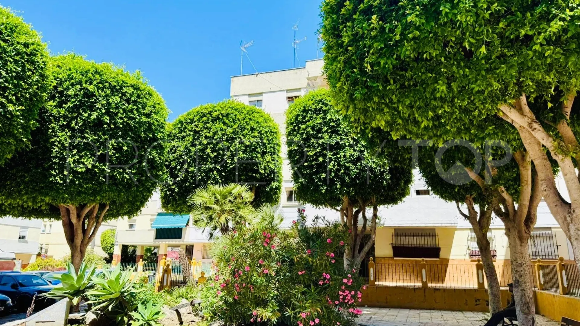 For sale apartment with 3 bedrooms in Estepona Centre