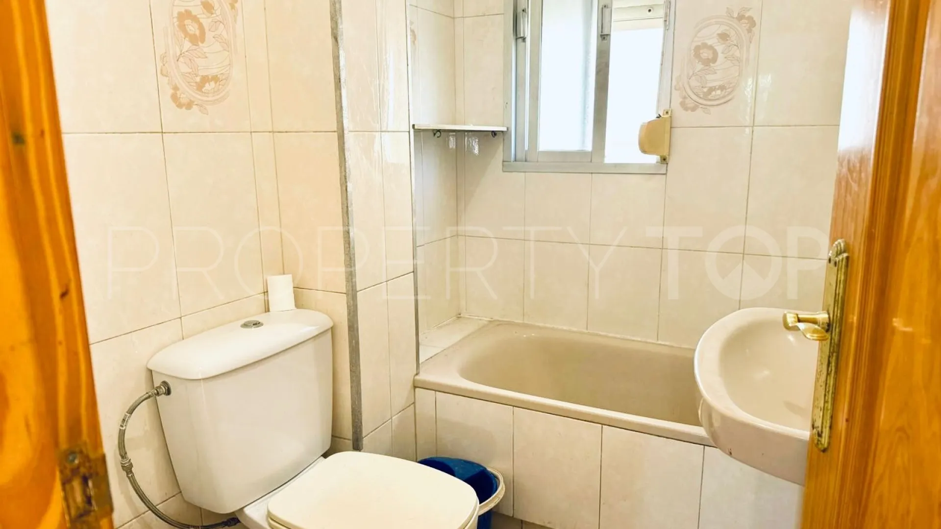 For sale apartment with 3 bedrooms in Estepona Centre
