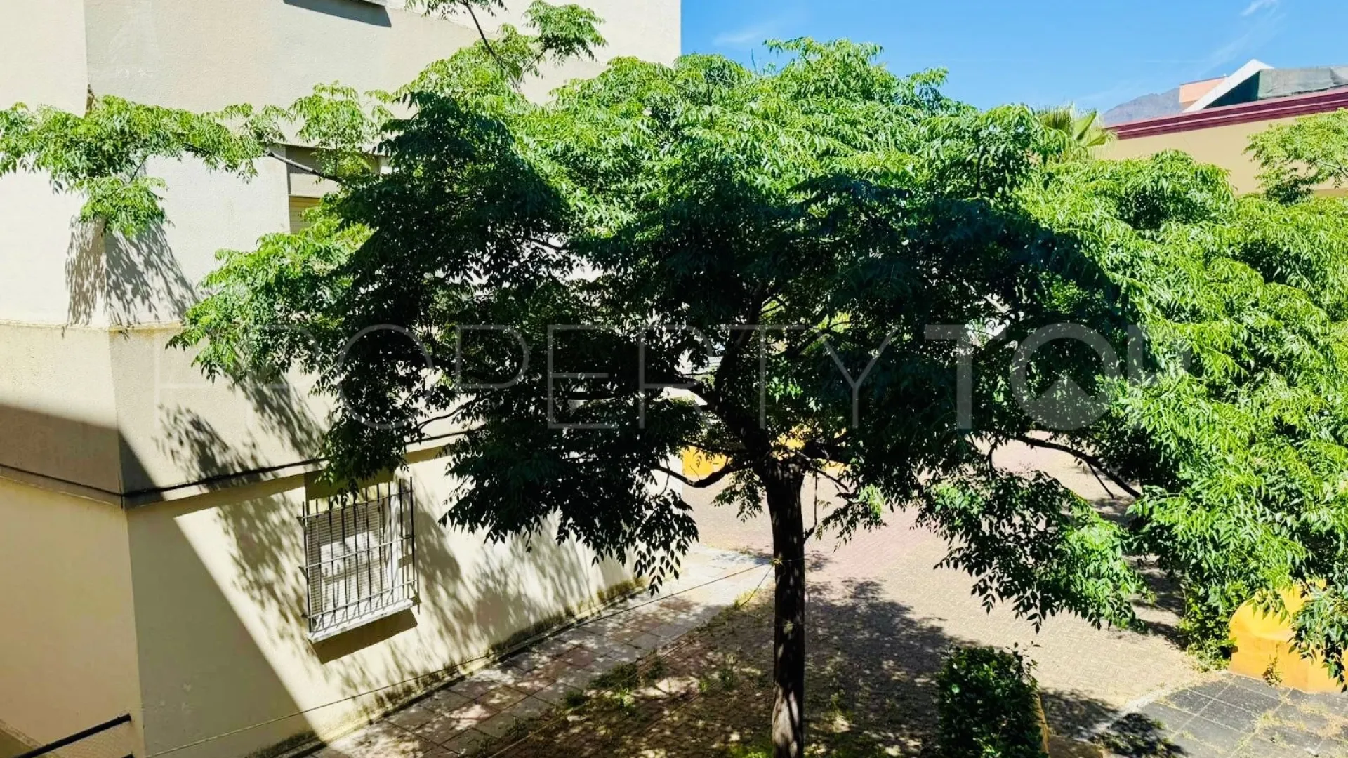 For sale apartment with 3 bedrooms in Estepona Centre