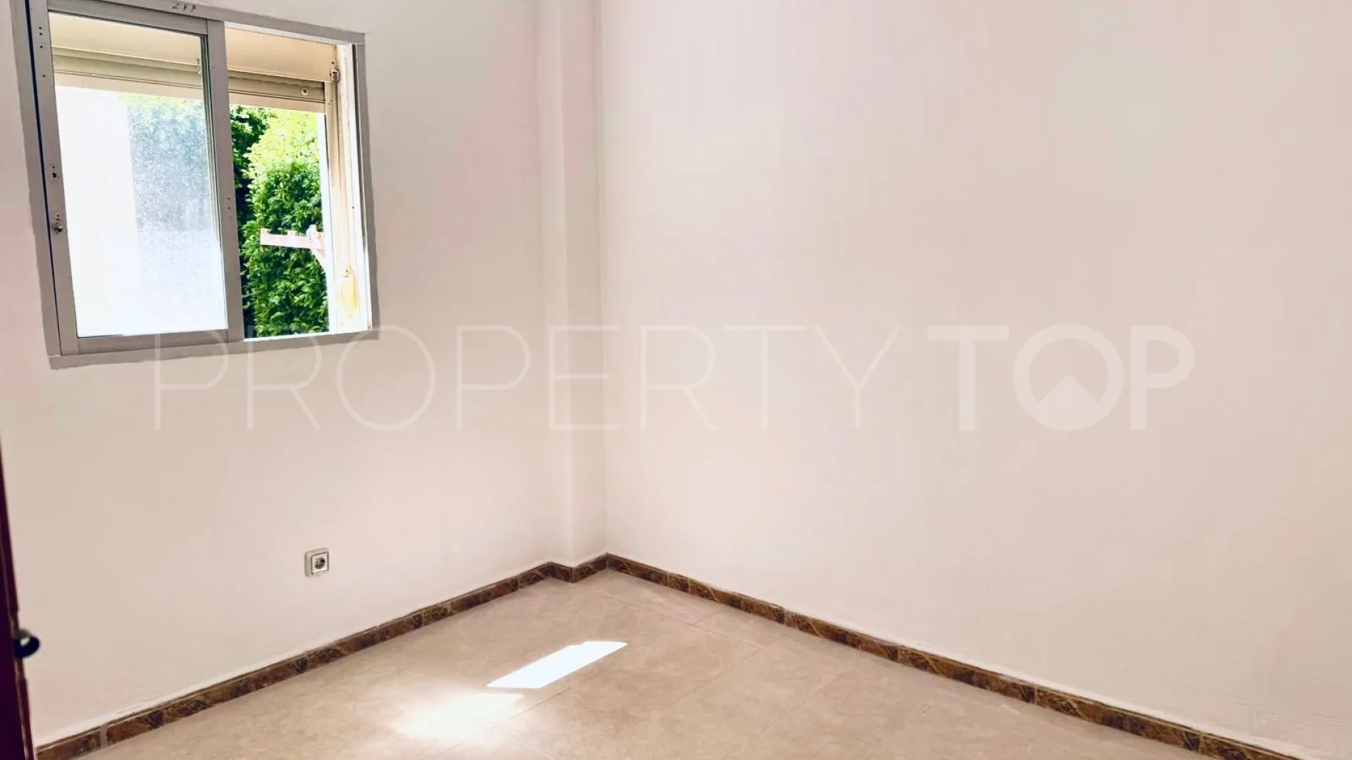 For sale apartment with 3 bedrooms in Estepona Centre