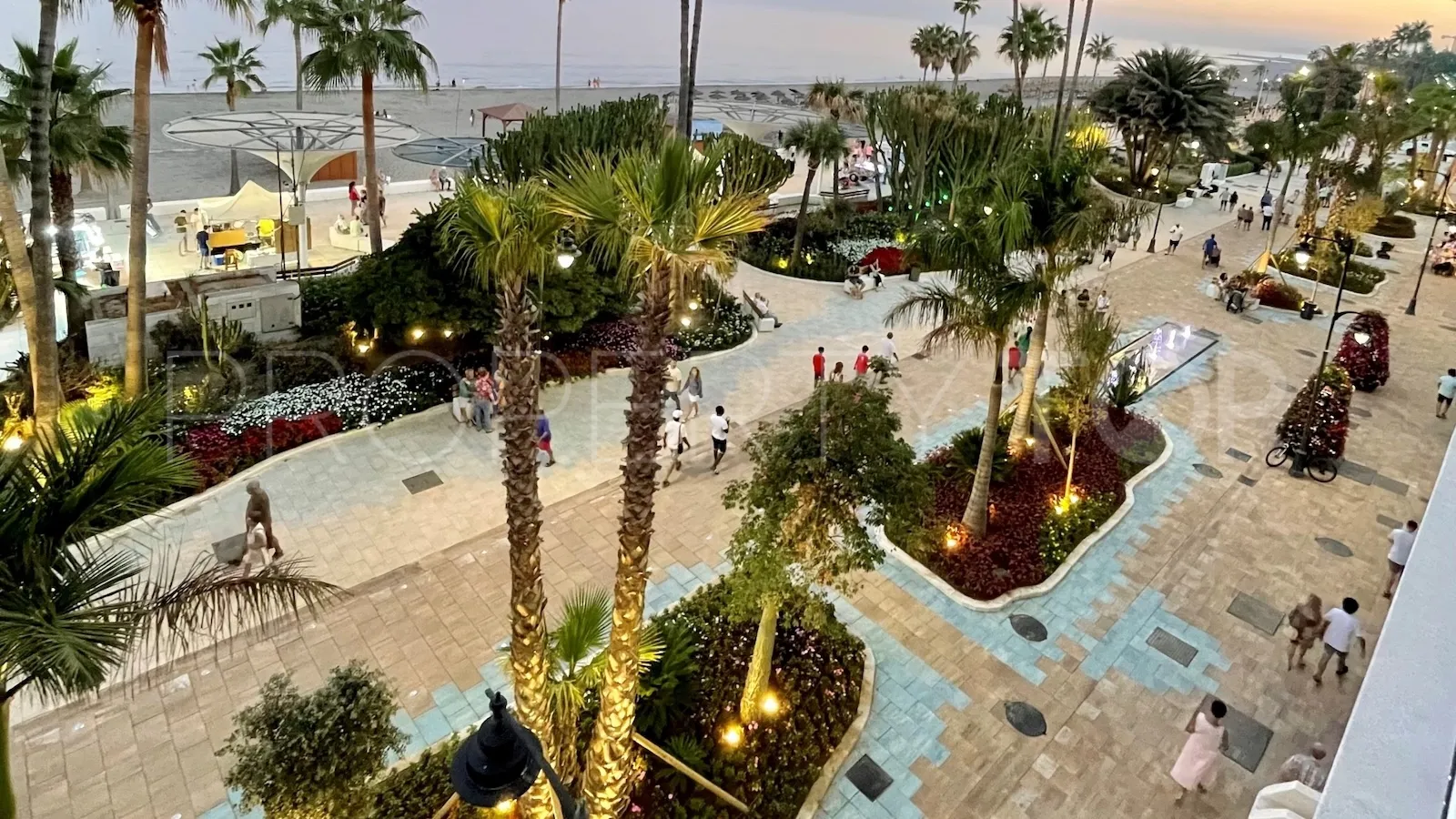 For sale apartment with 3 bedrooms in Estepona Centre