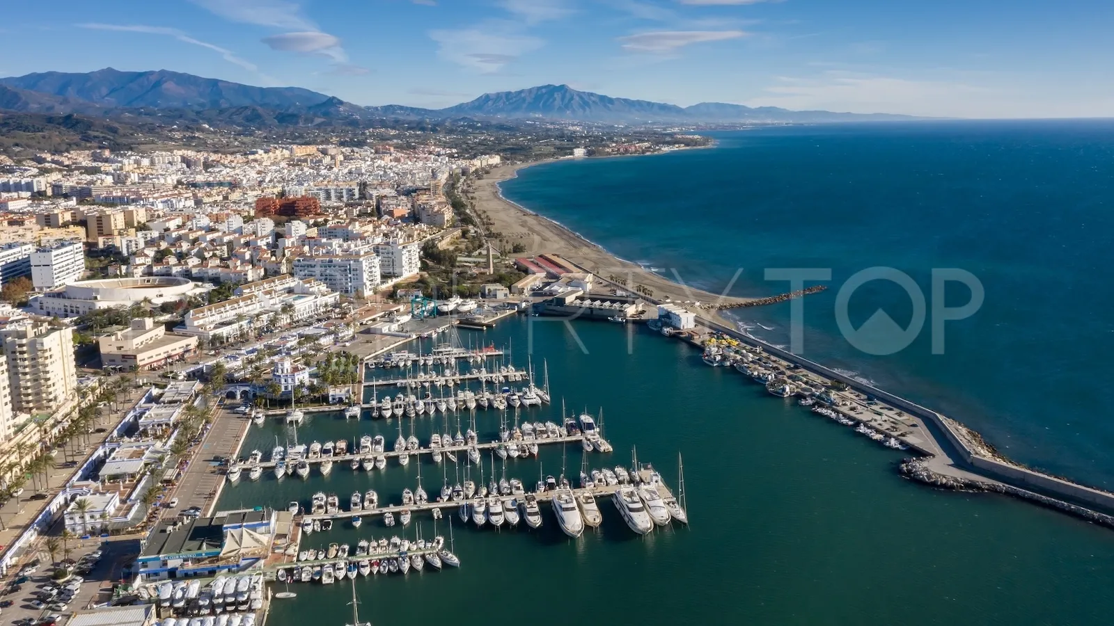 For sale apartment with 3 bedrooms in Estepona Centre