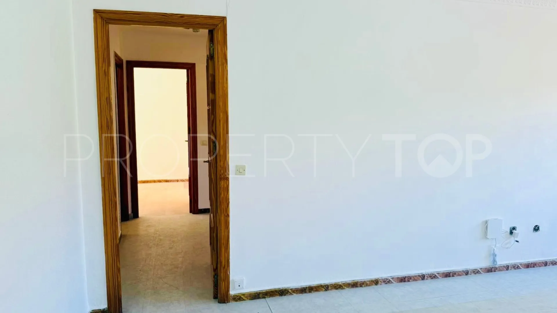 For sale apartment with 3 bedrooms in Estepona Centre