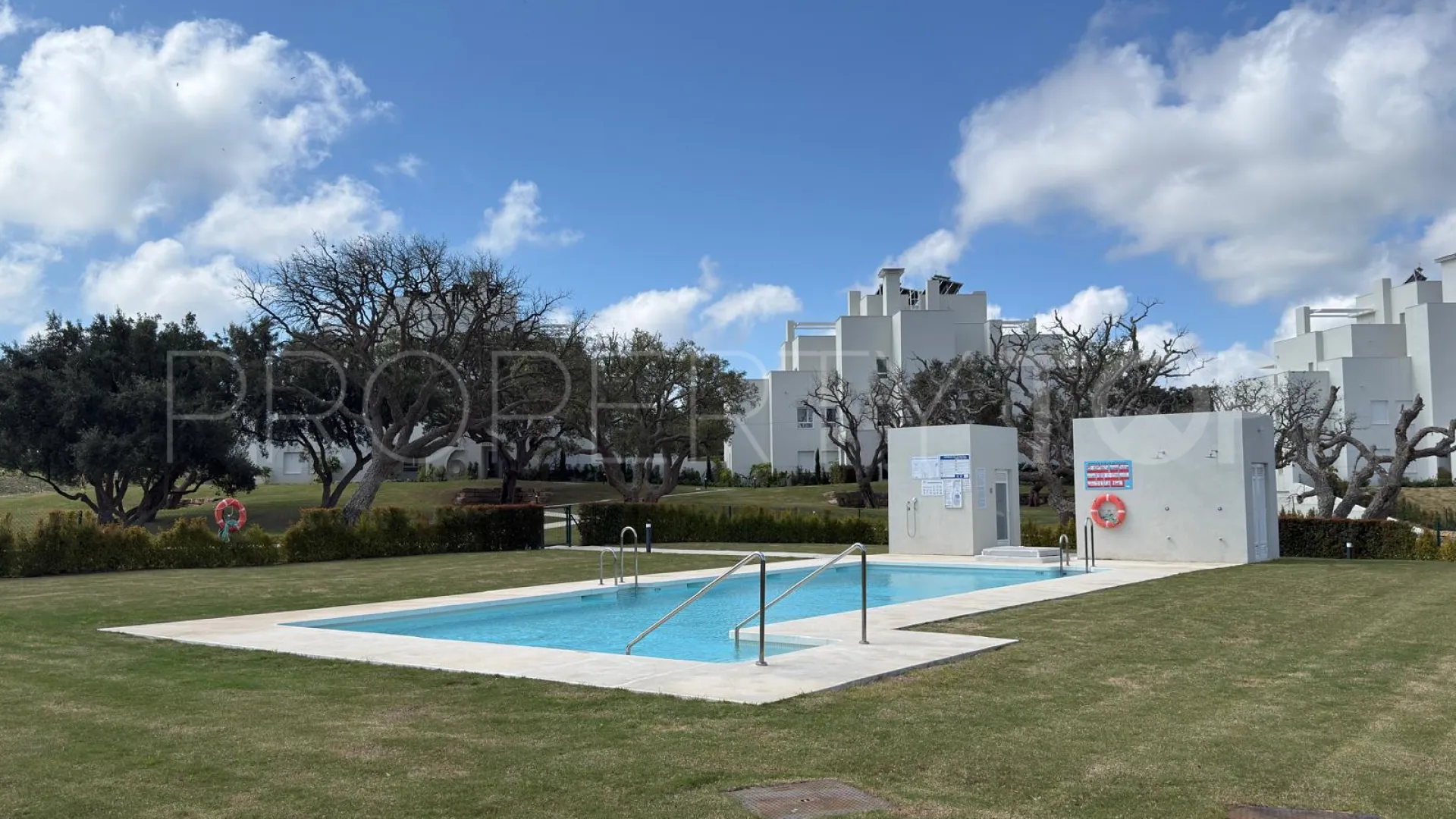 Apartamento planta baja con 3 dormitorios a la venta en Emerald Greens