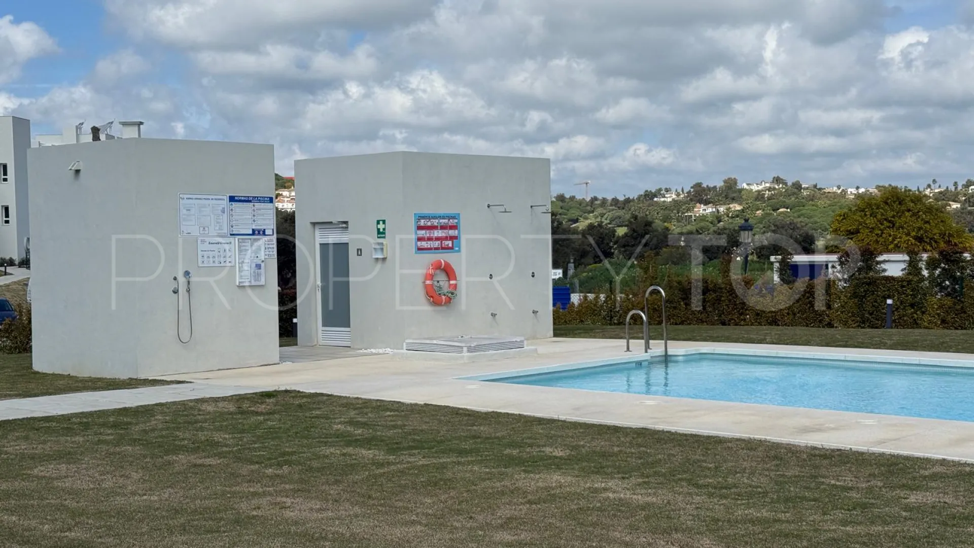 Apartamento planta baja con 3 dormitorios a la venta en Emerald Greens