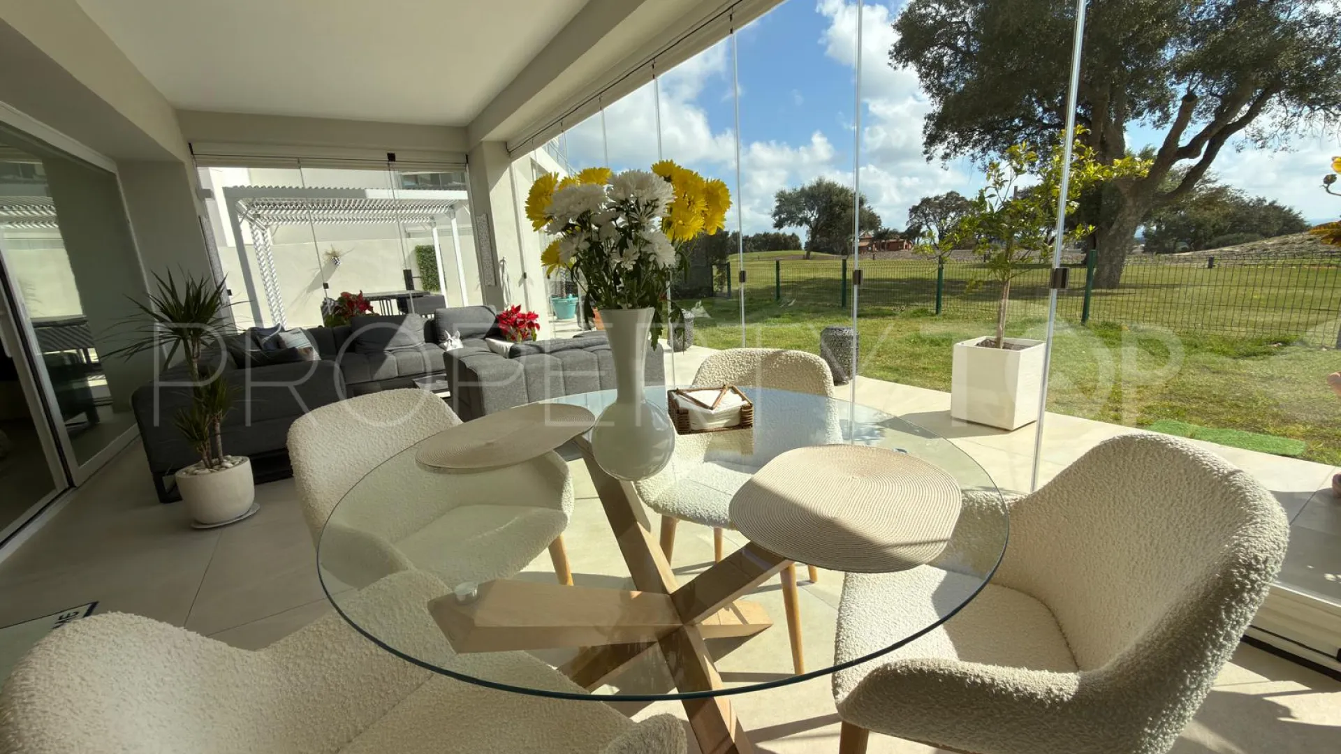 Apartamento planta baja con 3 dormitorios a la venta en Emerald Greens