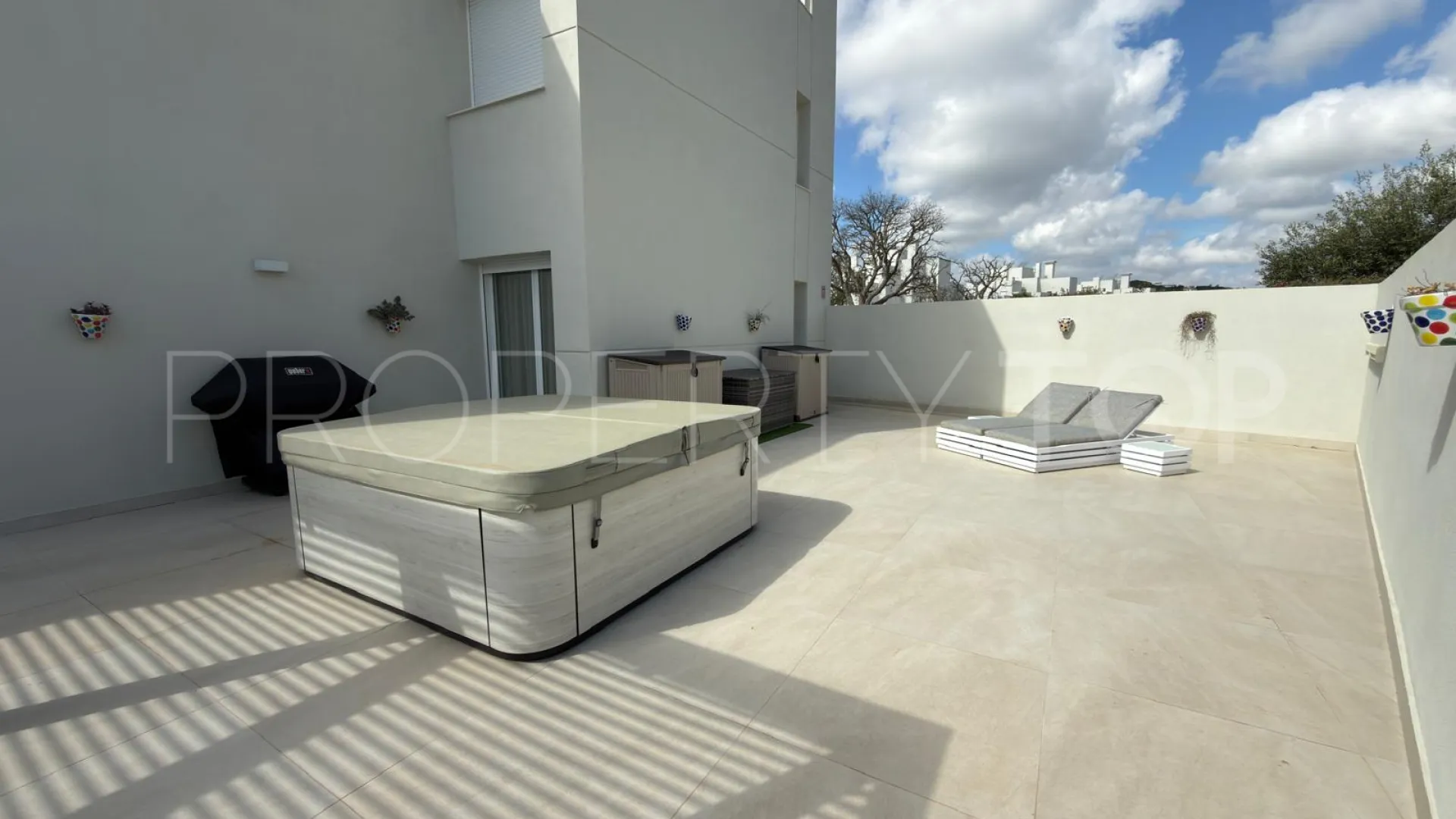 Apartamento planta baja con 3 dormitorios a la venta en Emerald Greens