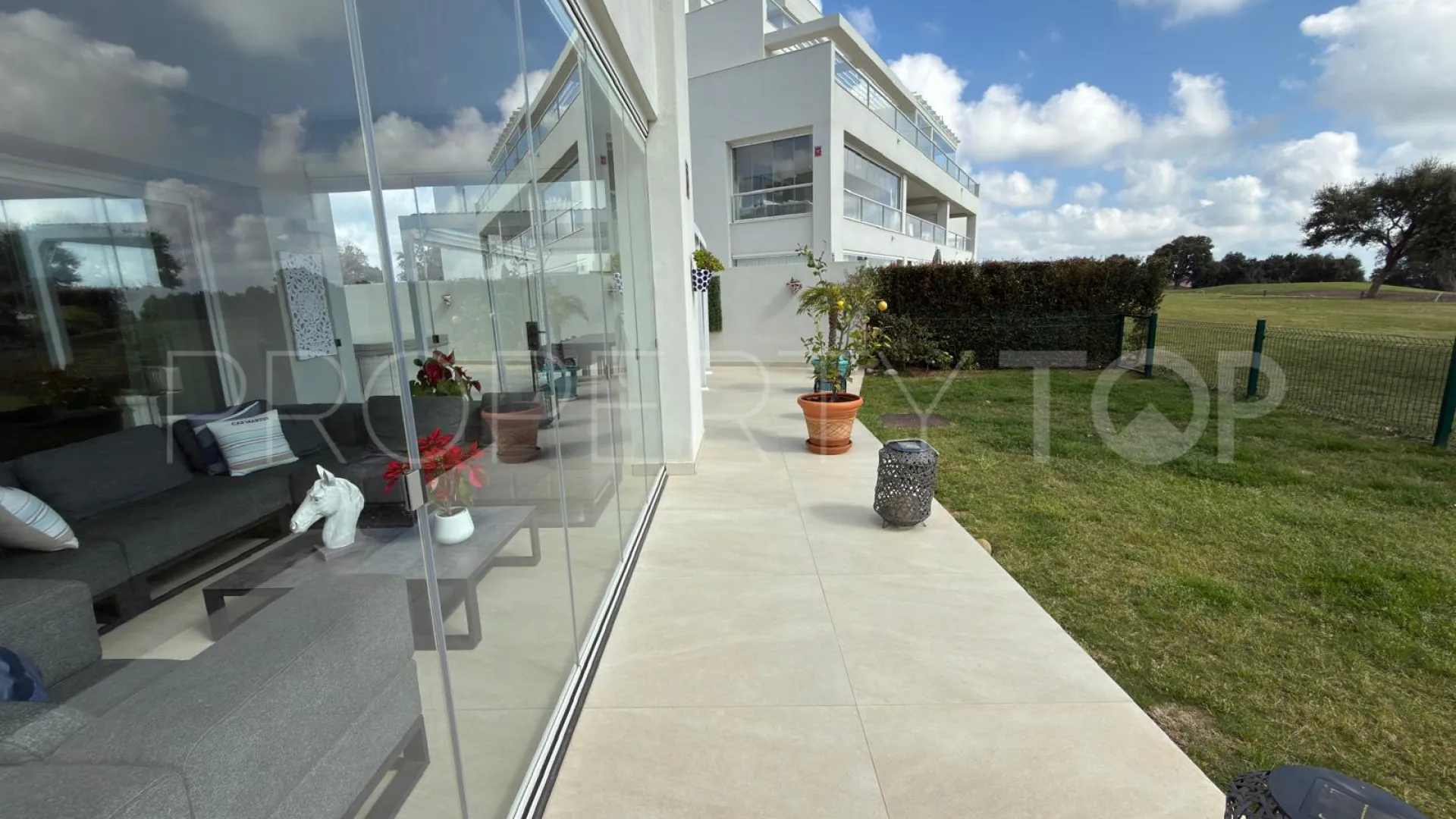 Apartamento planta baja con 3 dormitorios a la venta en Emerald Greens