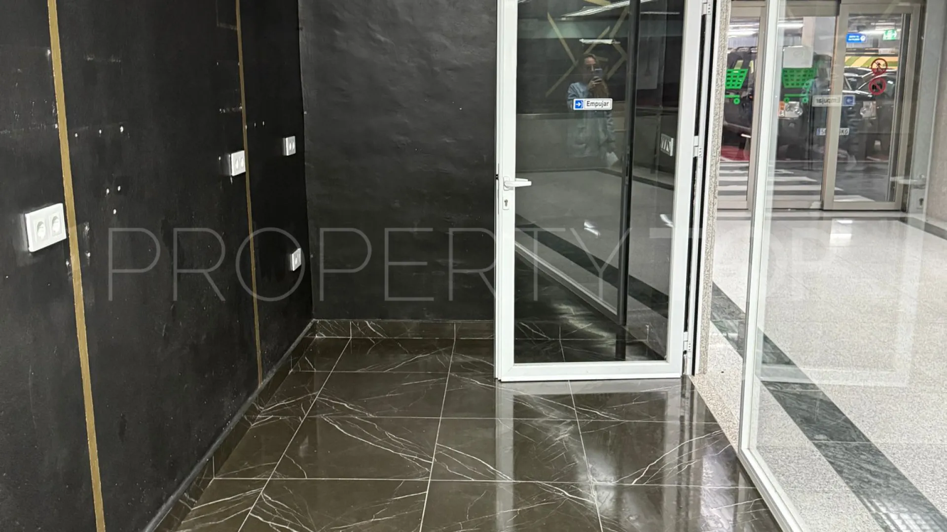 Commercial premises for sale in Sotogrande