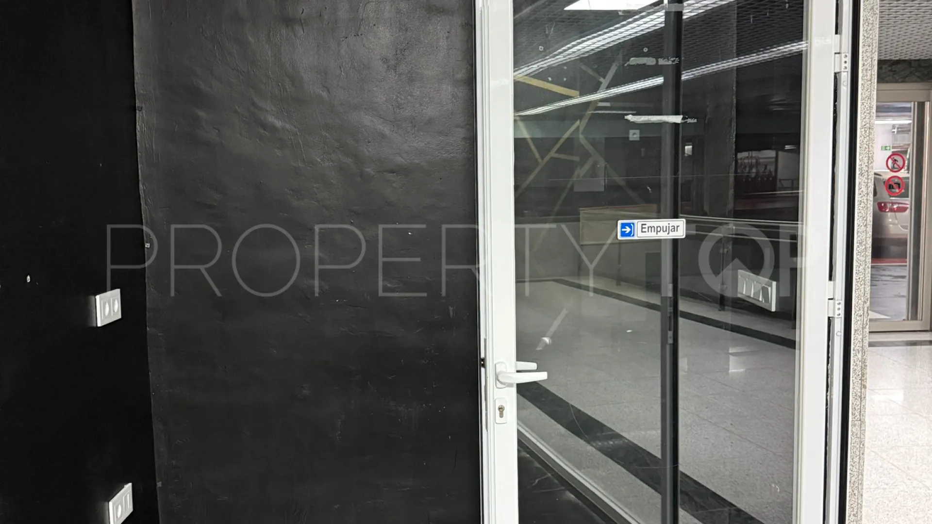 Commercial premises for sale in Sotogrande