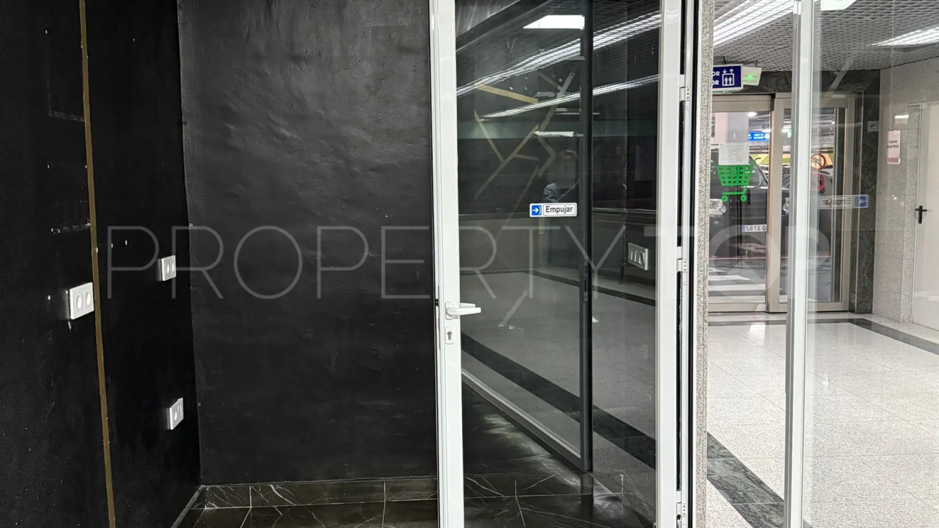 Commercial premises for sale in Sotogrande